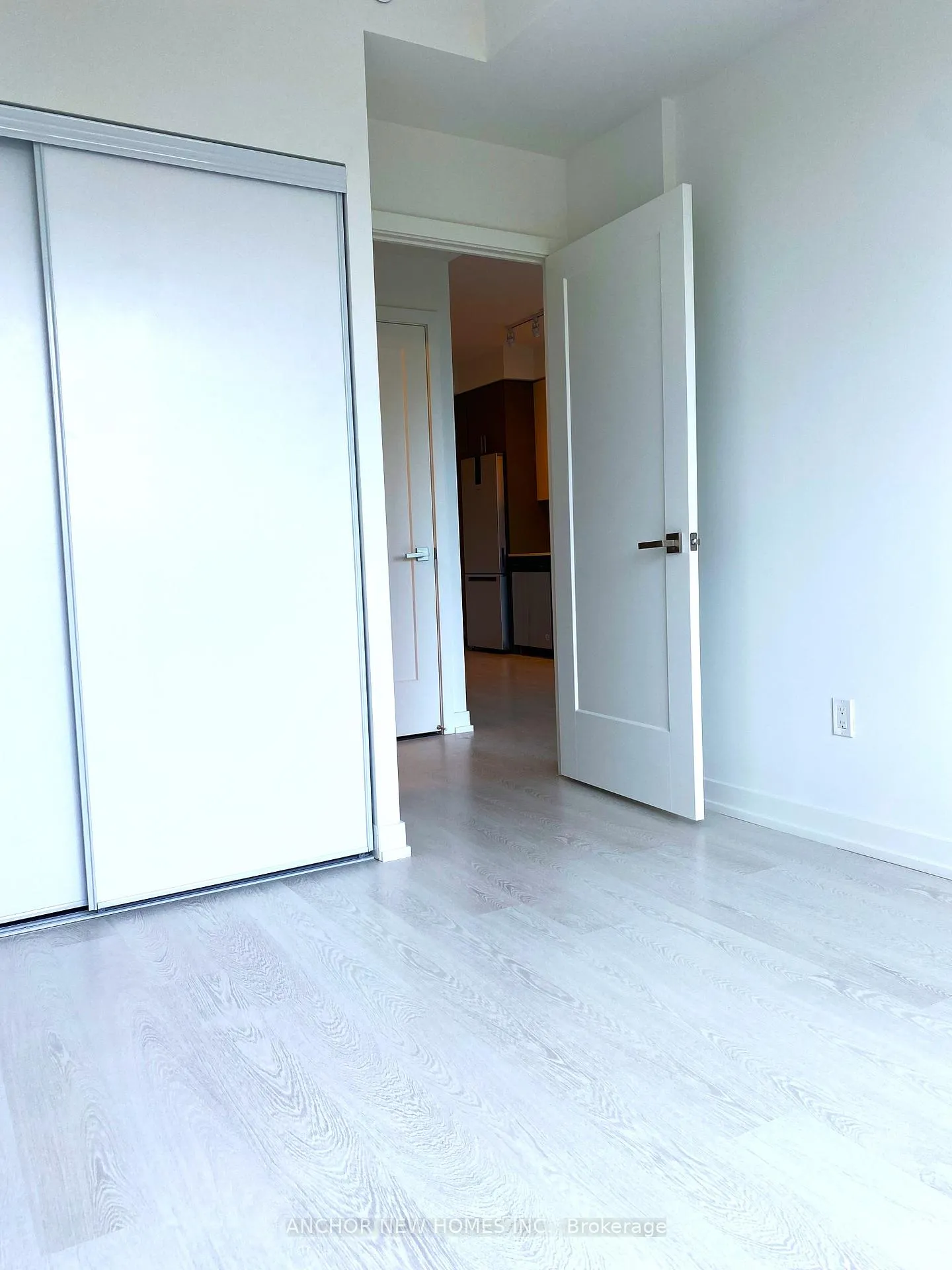 Photo 9 of Unit 416, 415 Main Street N, Hamilton, Kirkendall — HOMEH