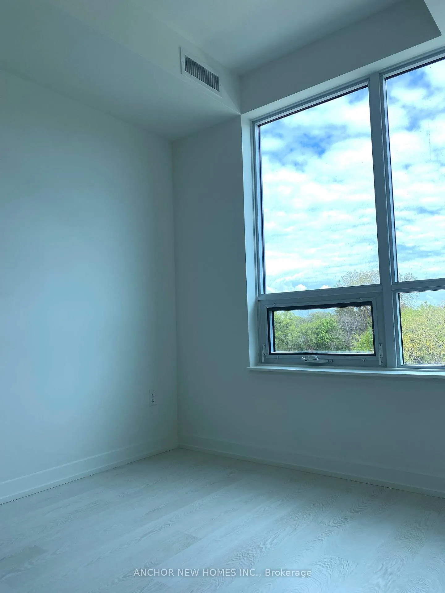 Photo 10 of Unit 416, 415 Main Street N, Hamilton, Kirkendall — HOMEH