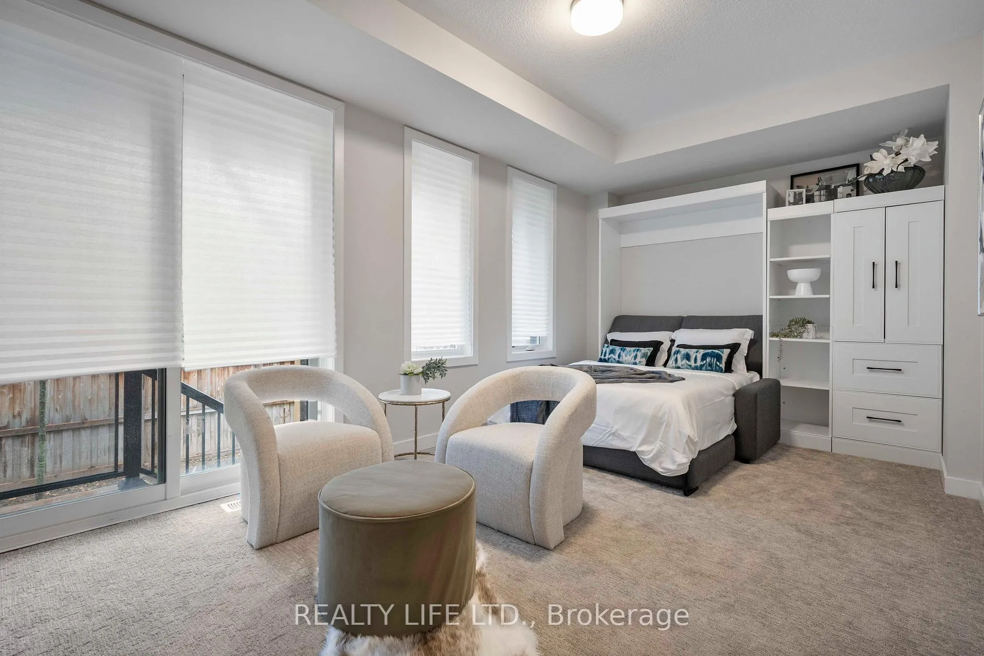 Photo 5 of 28 Folcroft Street, Brampton, Credit Valley — HOMEH