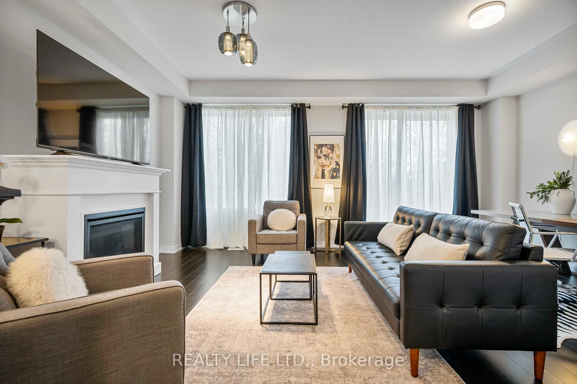 Photo 7 of 28 Folcroft Street, Brampton, Credit Valley — HOMEH