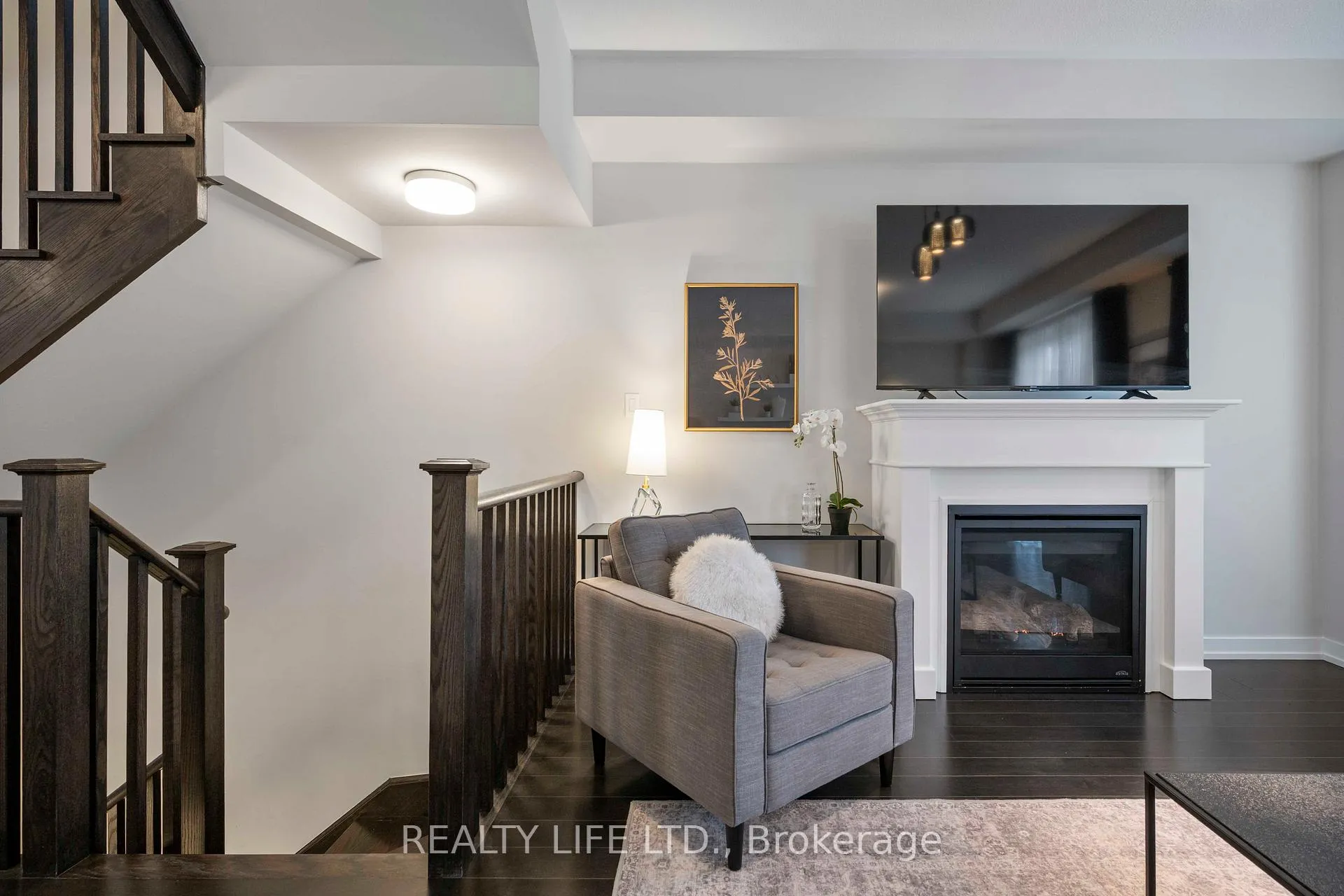 Photo 8 of 28 Folcroft Street, Brampton, Credit Valley — HOMEH