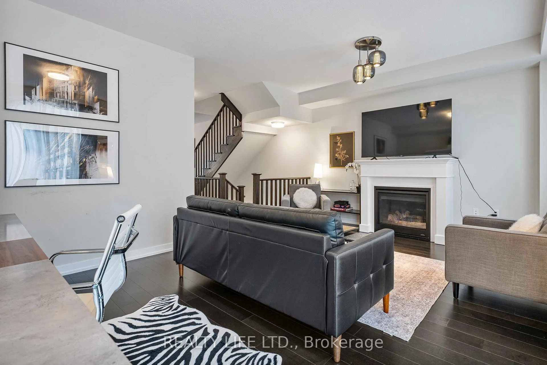 Photo 10 of 28 Folcroft Street, Brampton, Credit Valley — HOMEH