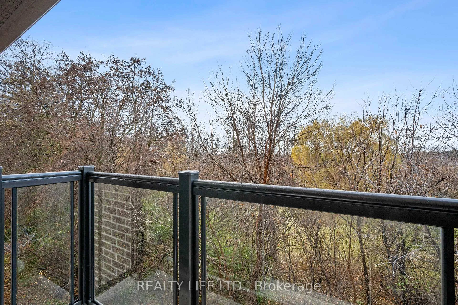 Photo 32 of 28 Folcroft Street, Brampton, Credit Valley — HOMEH