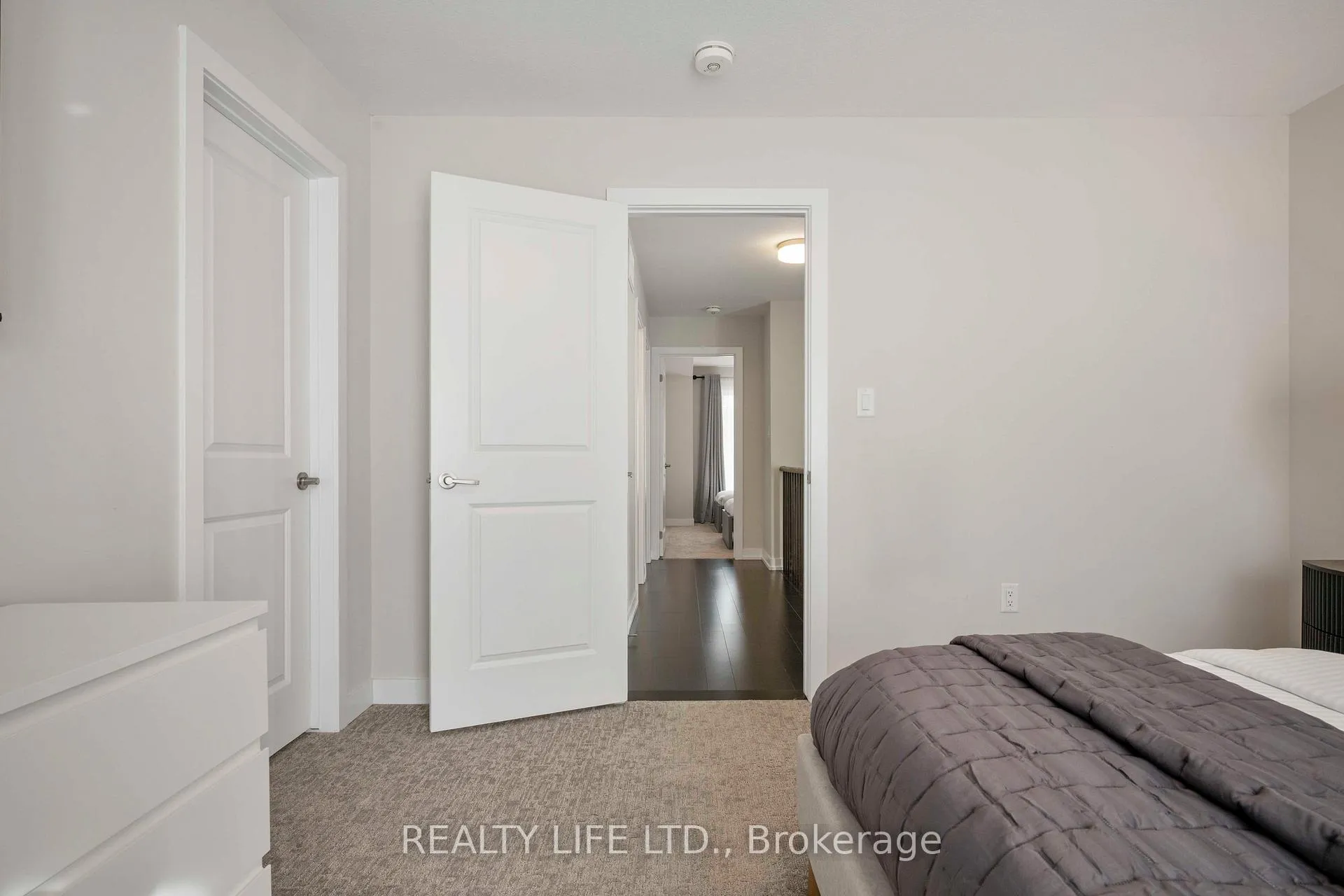 Photo 33 of 28 Folcroft Street, Brampton, Credit Valley — HOMEH