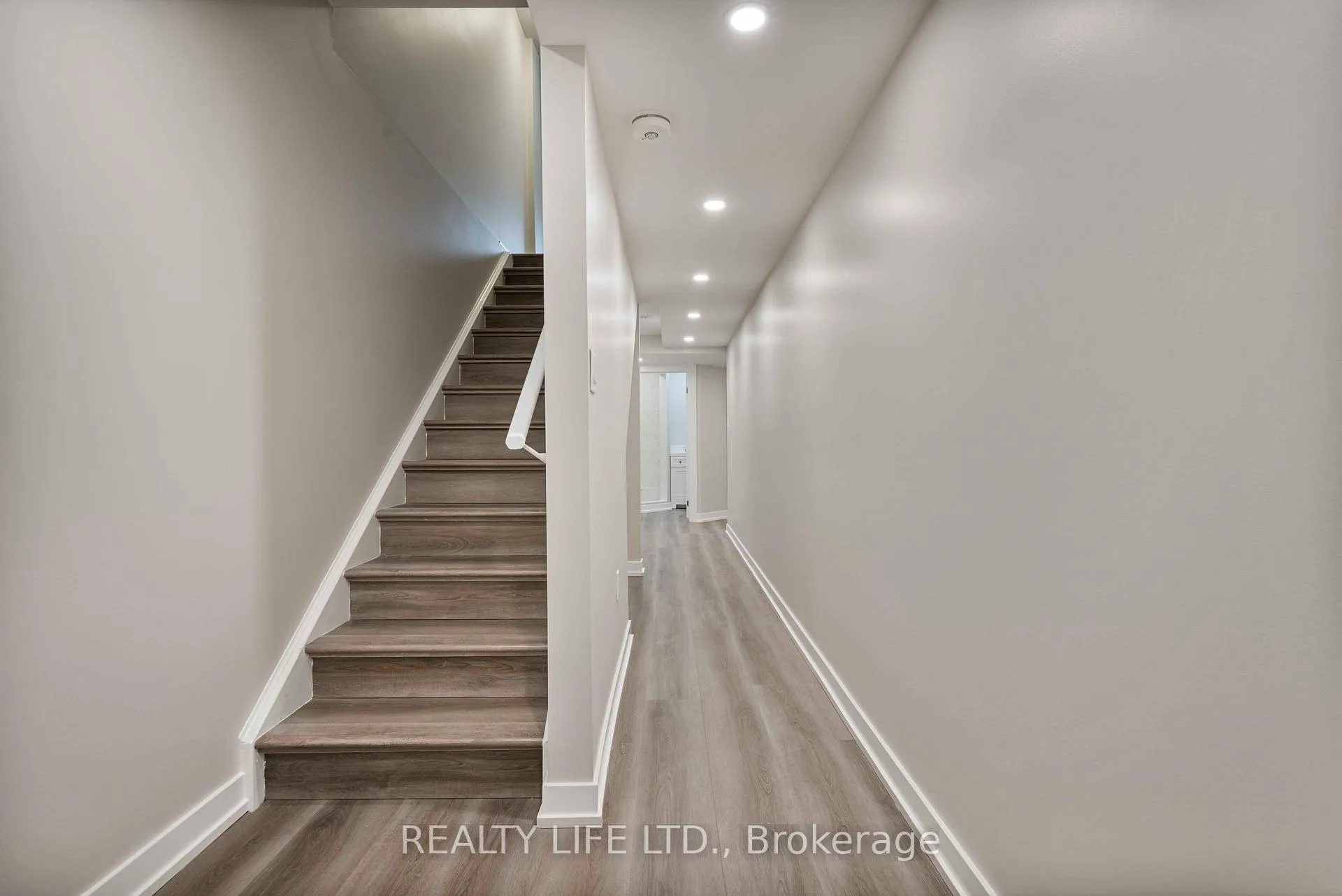 Photo 38 of 28 Folcroft Street, Brampton, Credit Valley — HOMEH