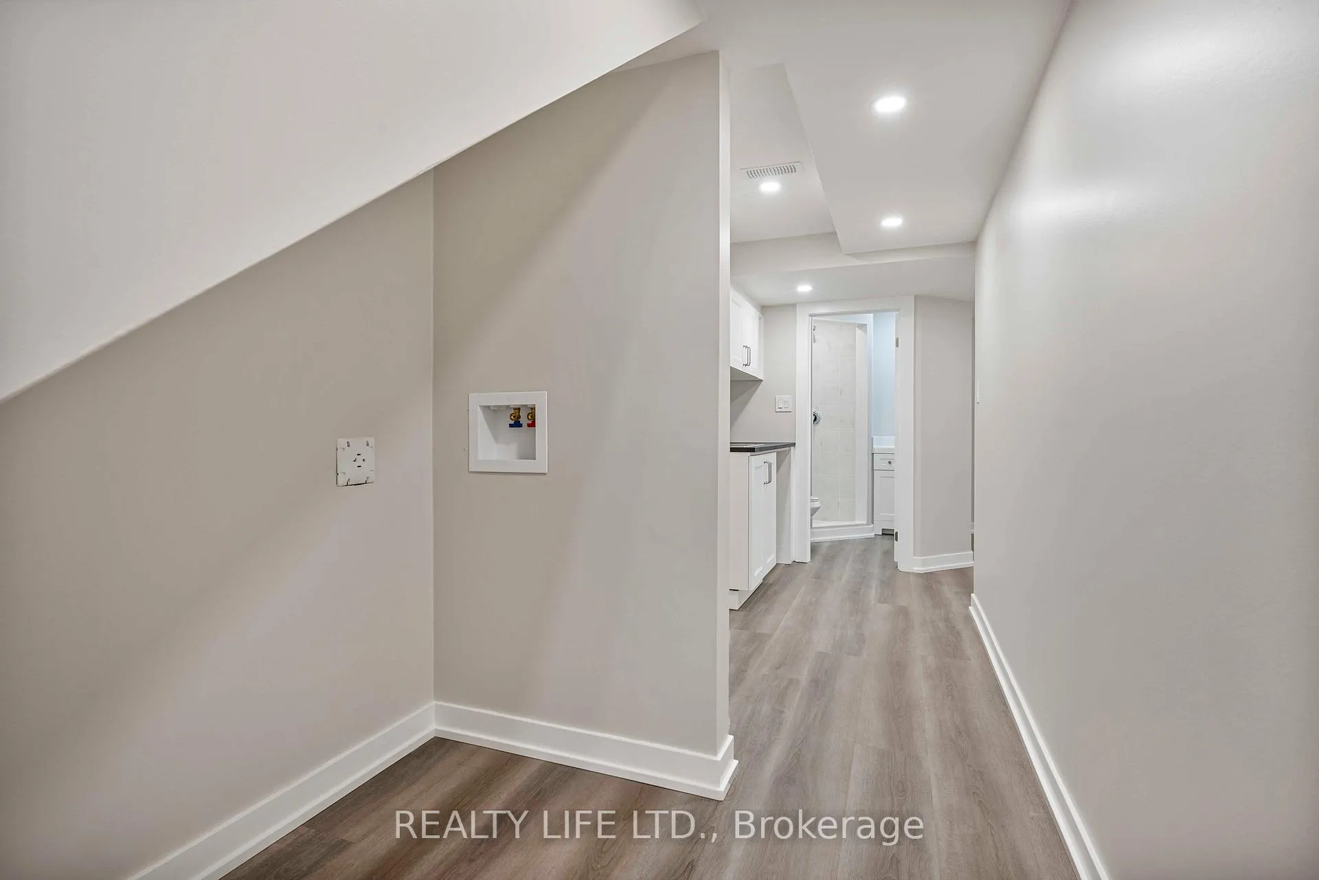 Photo 39 of 28 Folcroft Street, Brampton, Credit Valley — HOMEH
