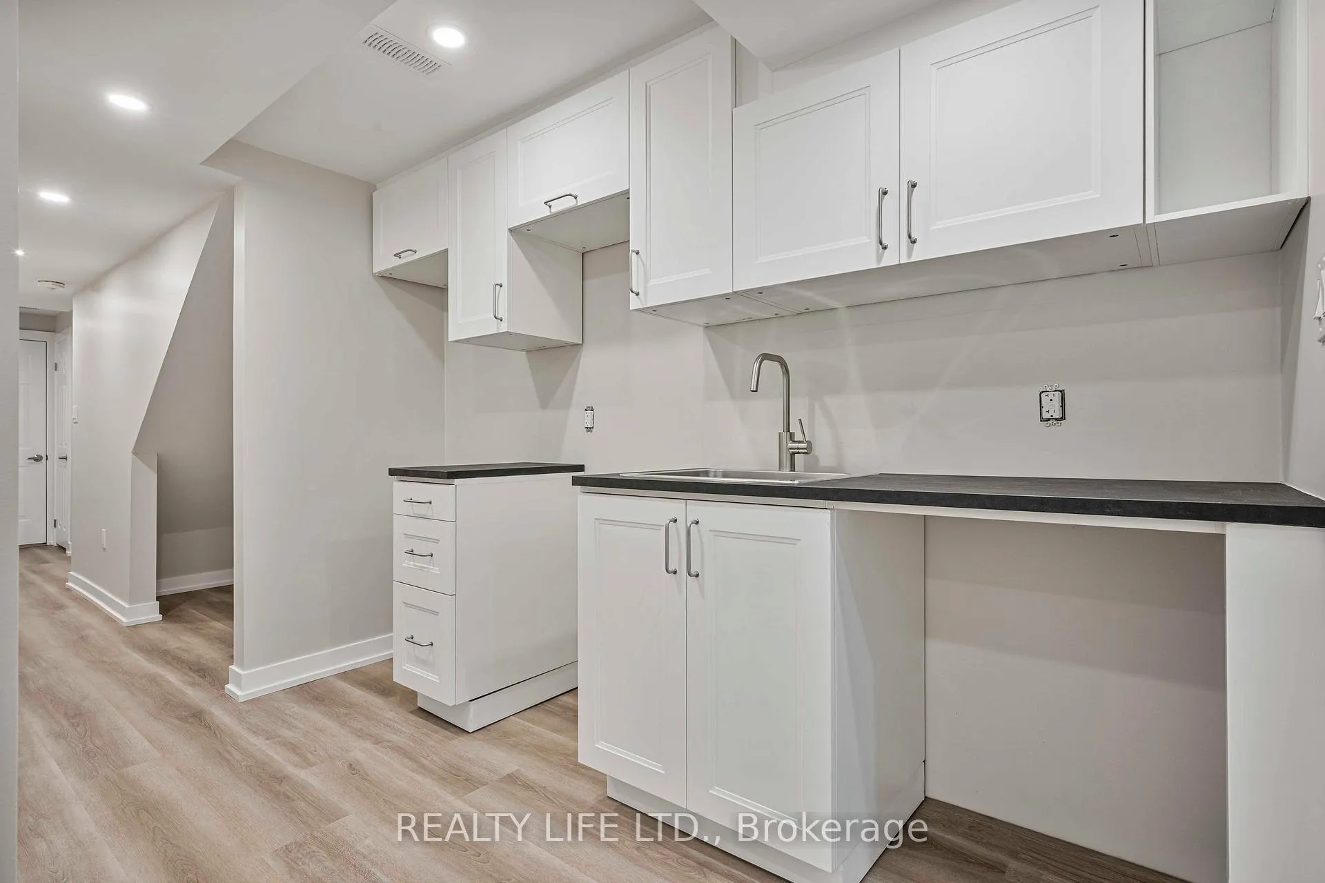 Photo 41 of 28 Folcroft Street, Brampton, Credit Valley — HOMEH