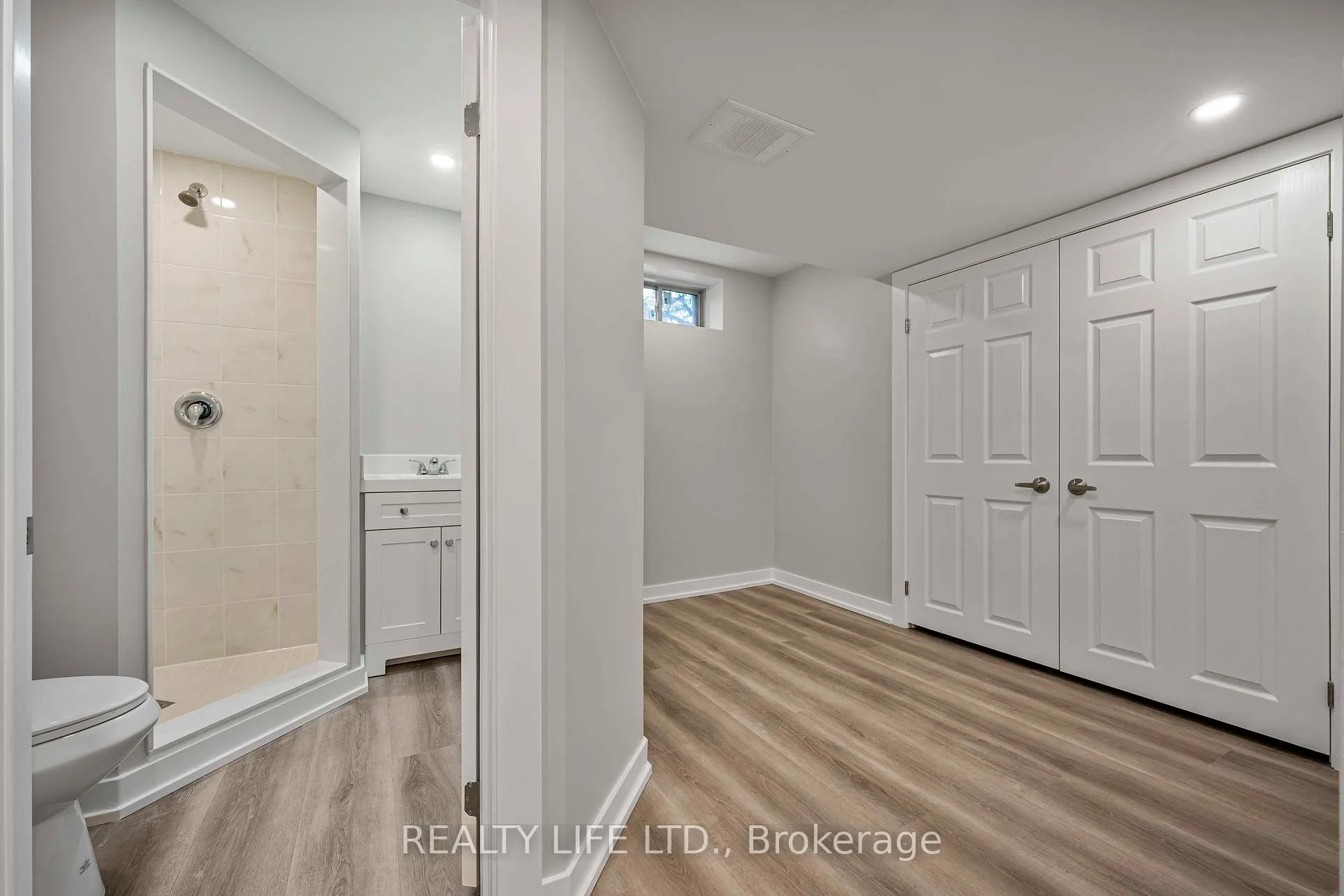 Photo 42 of 28 Folcroft Street, Brampton, Credit Valley — HOMEH