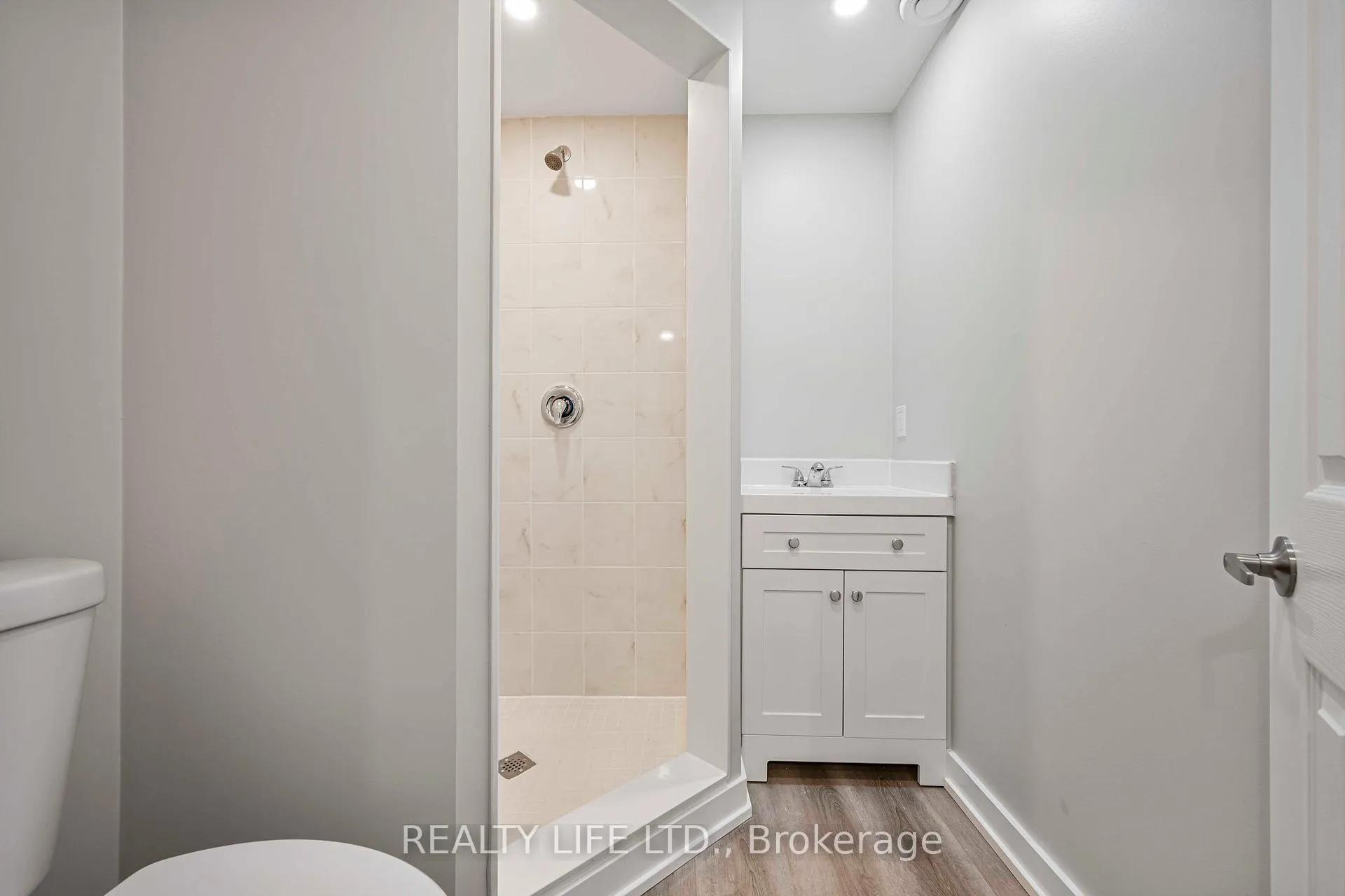 Photo 43 of 28 Folcroft Street, Brampton, Credit Valley — HOMEH