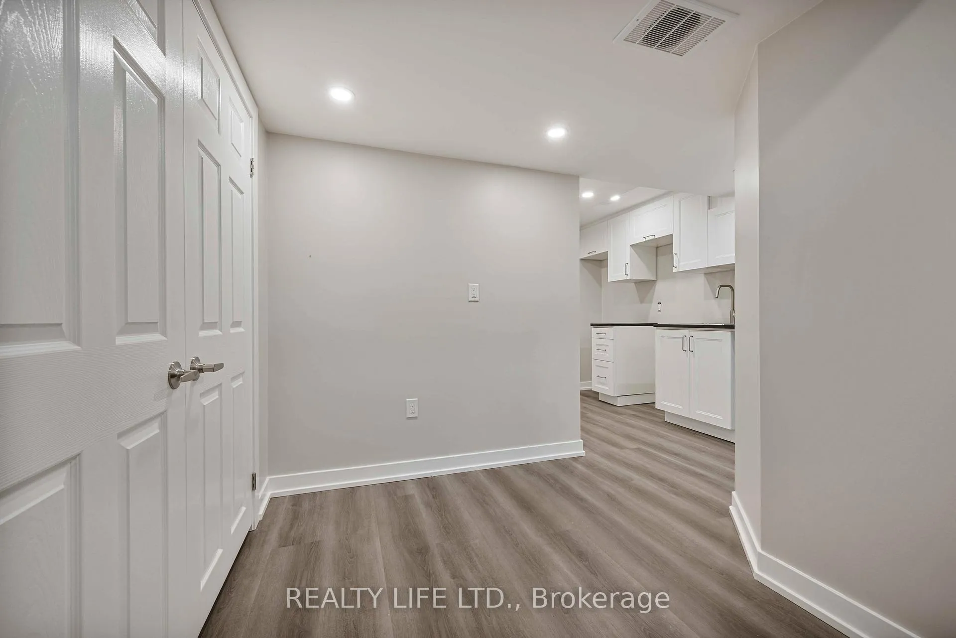 Photo 45 of 28 Folcroft Street, Brampton, Credit Valley — HOMEH