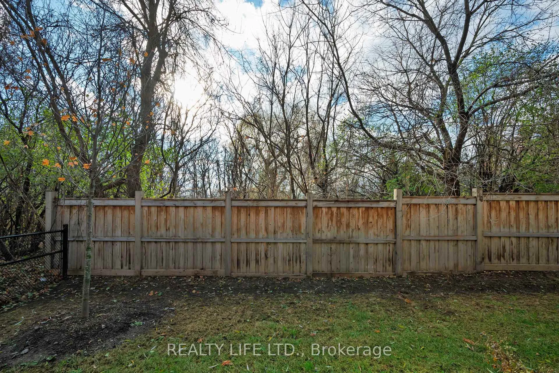 Photo 50 of 28 Folcroft Street, Brampton, Credit Valley — HOMEH
