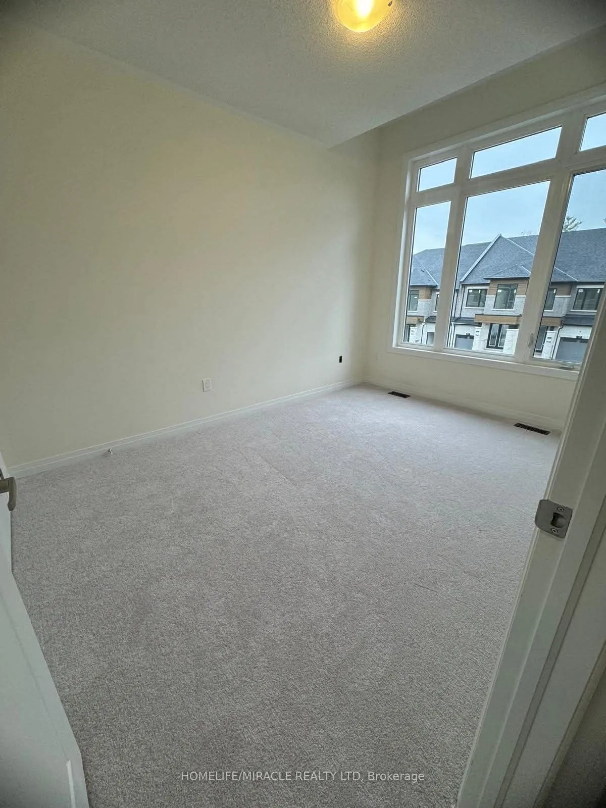 Photo 7 of 14 Rumi Court, Vaughan, Patterson — HOMEH