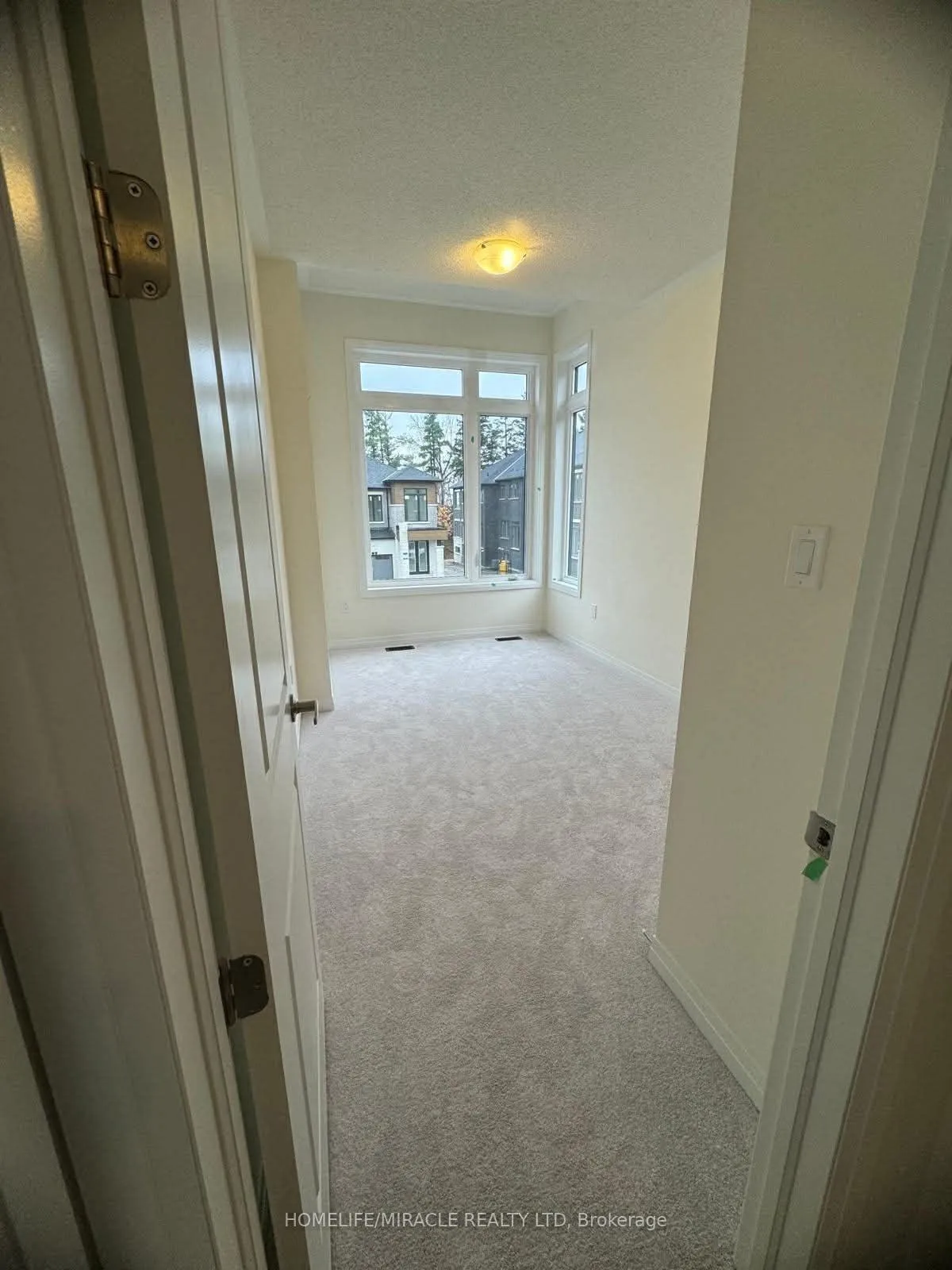 Photo 8 of 14 Rumi Court, Vaughan, Patterson — HOMEH