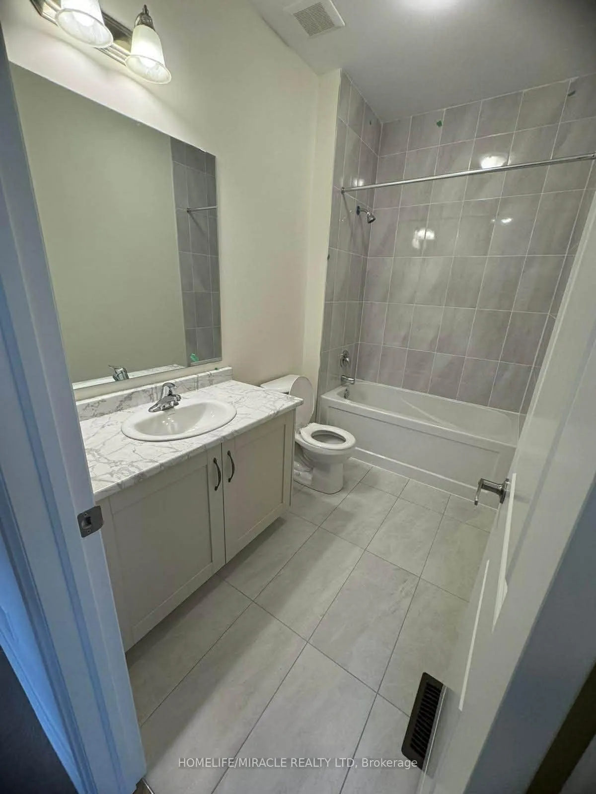 Photo 10 of 14 Rumi Court, Vaughan, Patterson — HOMEH