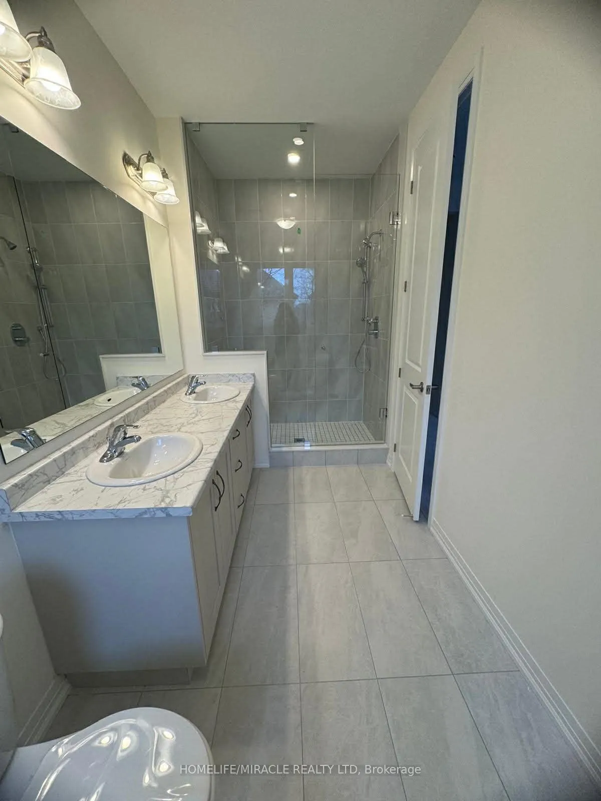 Photo 11 of 14 Rumi Court, Vaughan, Patterson — HOMEH