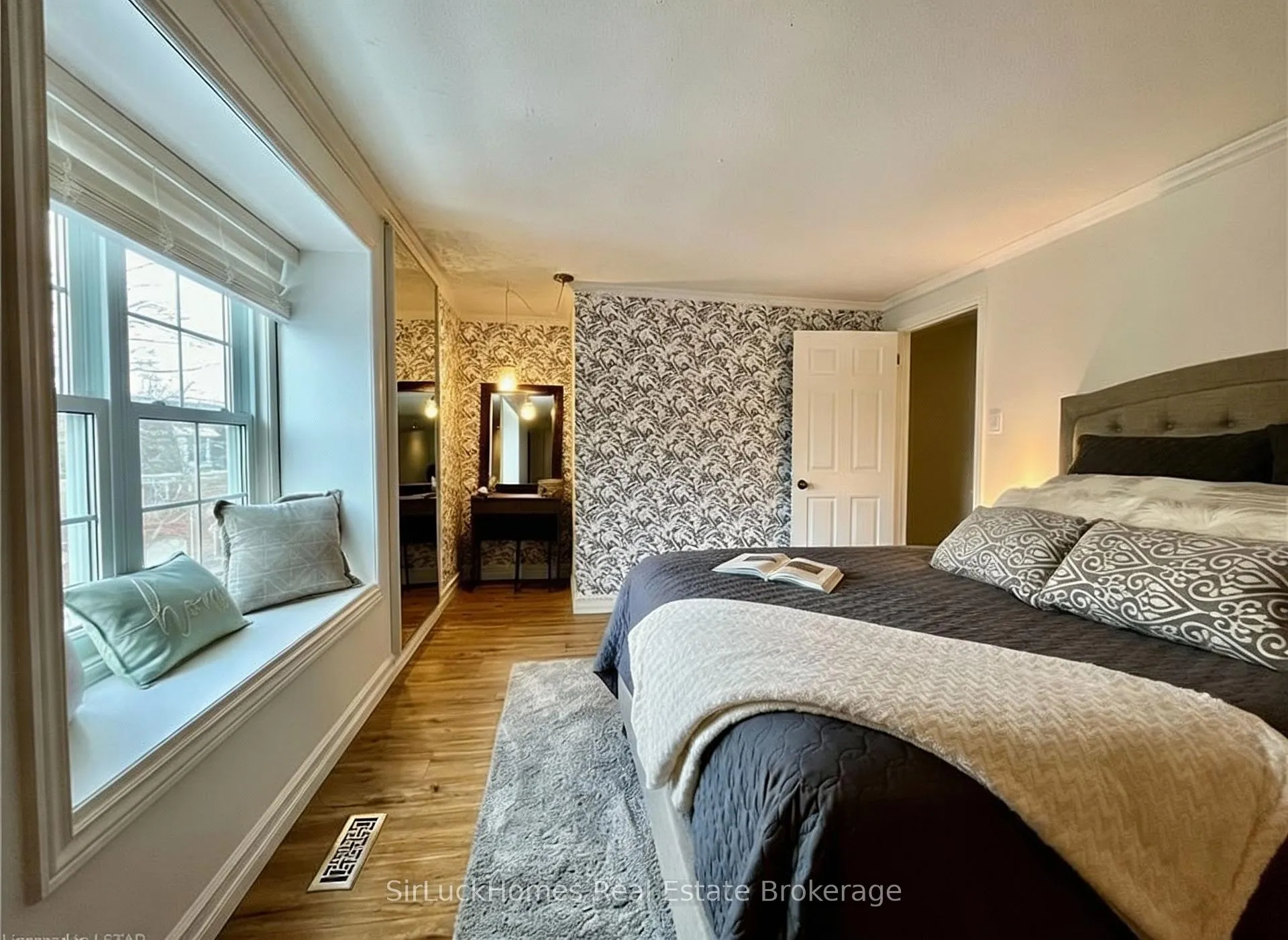 Photo 12 of Unit 12, 900 Pond View Road, London, South T — HOMEH