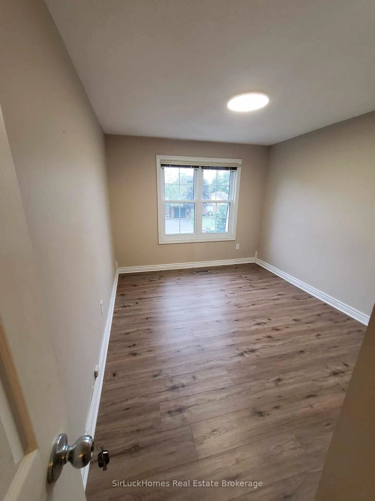 Photo 13 of Unit 12, 900 Pond View Road, London, South T — HOMEH