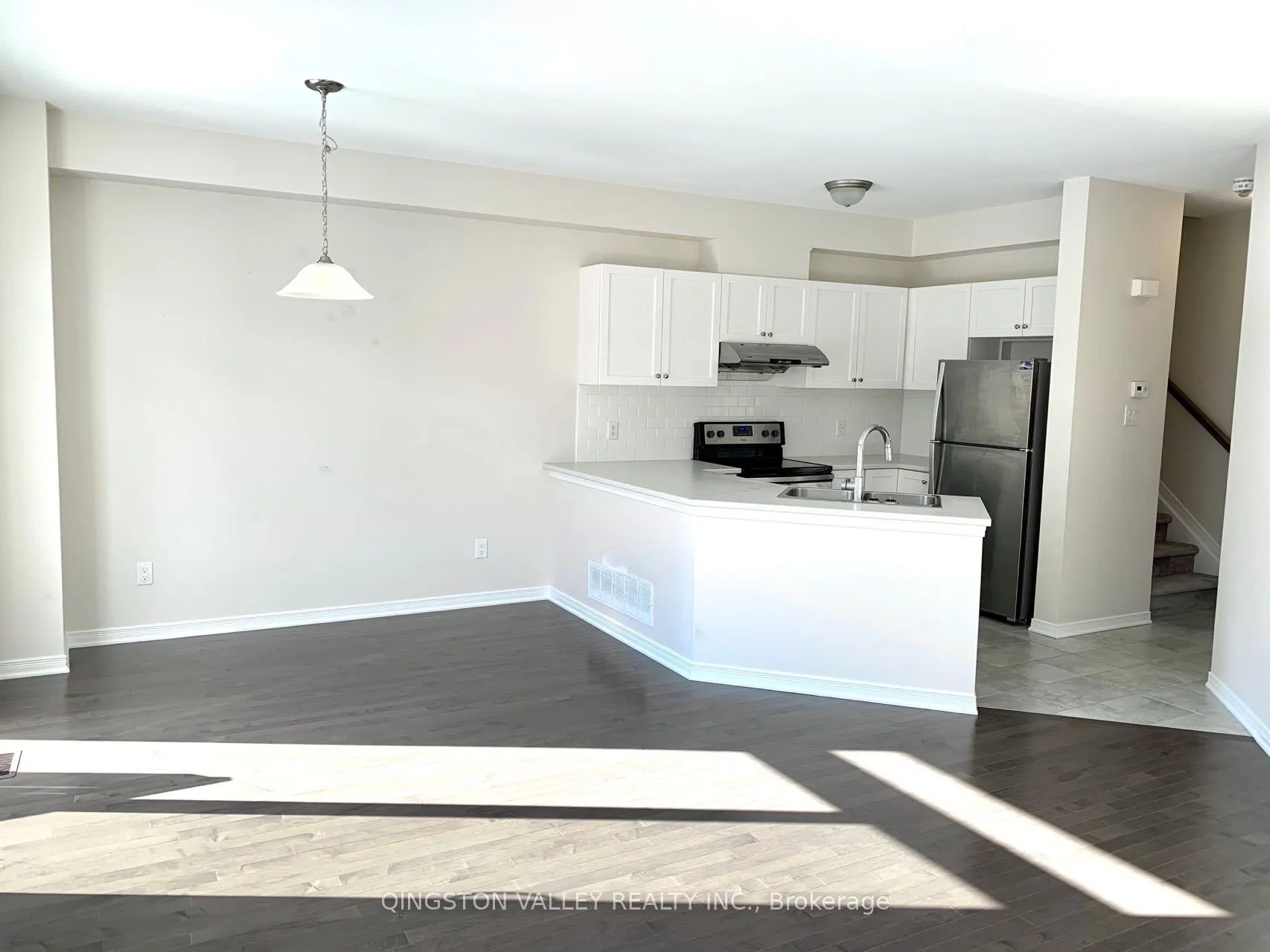 Photo 5 of 850 Element Private, Ottawa, Kanata - Emerald Meadows/Trailwest — HOMEH
