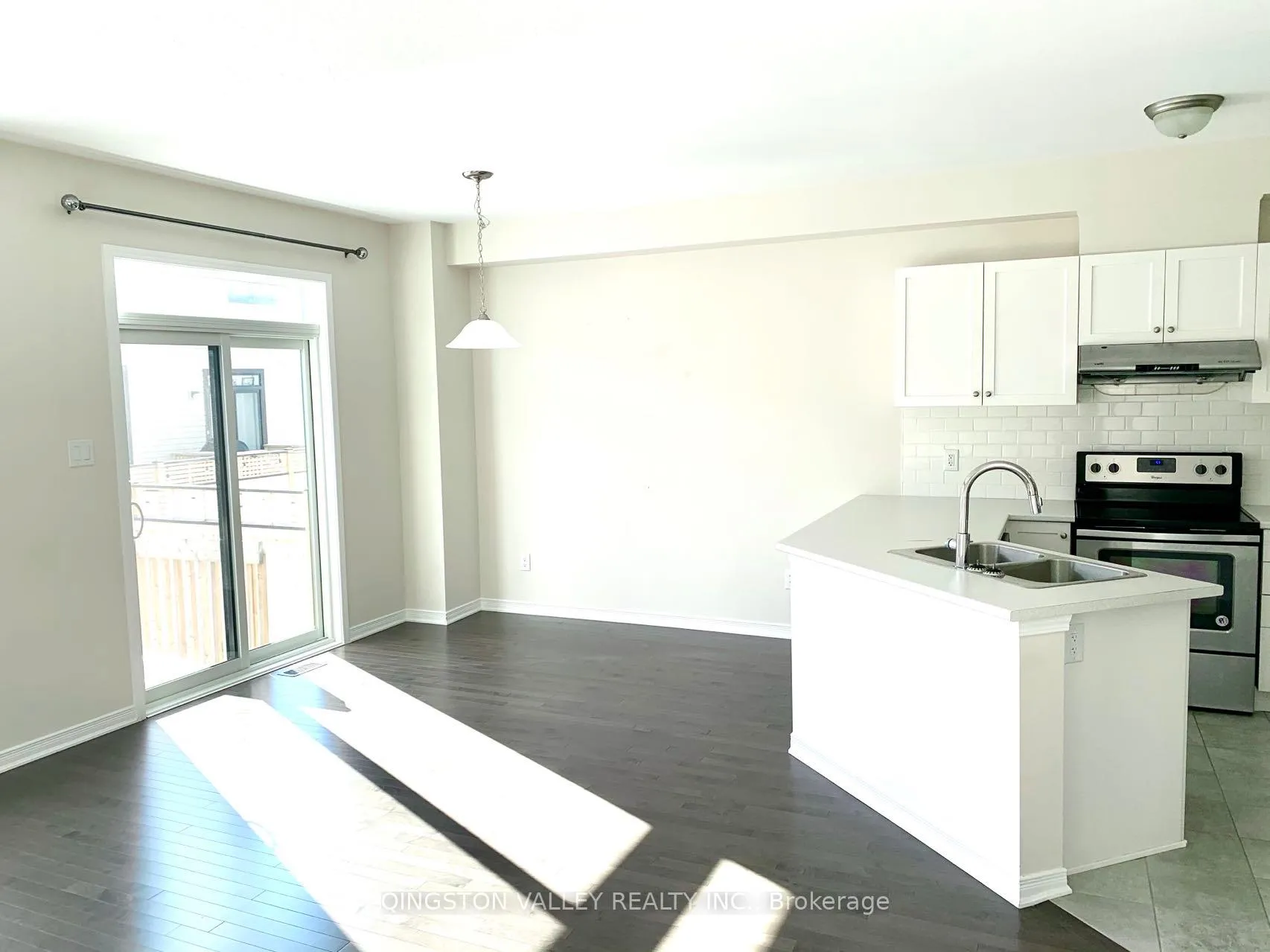 Photo 7 of 850 Element Private, Ottawa, Kanata - Emerald Meadows/Trailwest — HOMEH