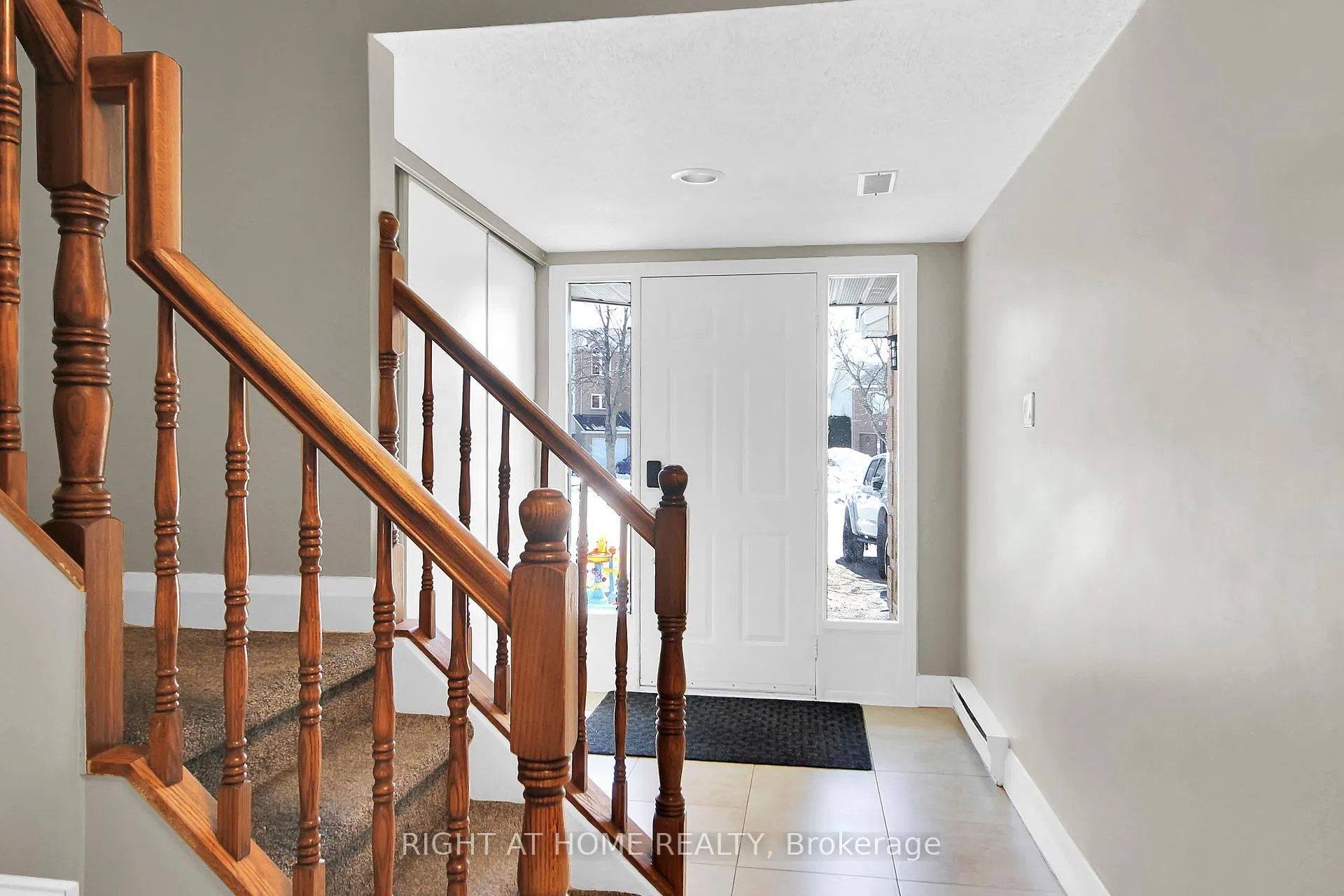 Photo 3 of Unit KENMARE PL, 34 Kenmare Place, Ottawa, Barrhaven - Cedargrove/Fraserdale — HOMEH