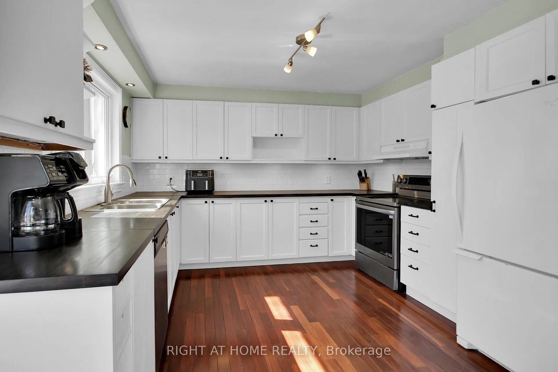 Photo 18 of Unit KENMARE PL, 34 Kenmare Place, Ottawa, Barrhaven - Cedargrove/Fraserdale — HOMEH
