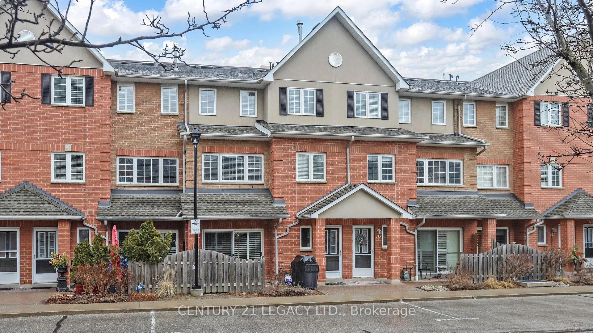 Photo 2 of Unit 419, 1400 The Esplanade North, Pickering, Town Centre — HOMEH