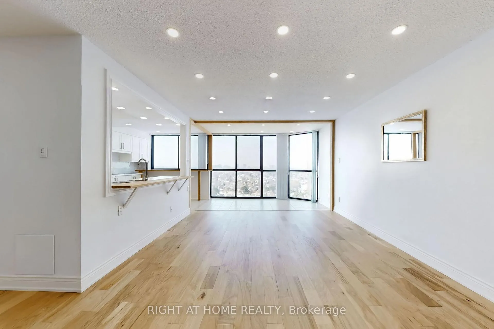 Photo 8 of Unit 2009, 40 Richview Road, Etobicoke, Humber Heights — HOMEH
