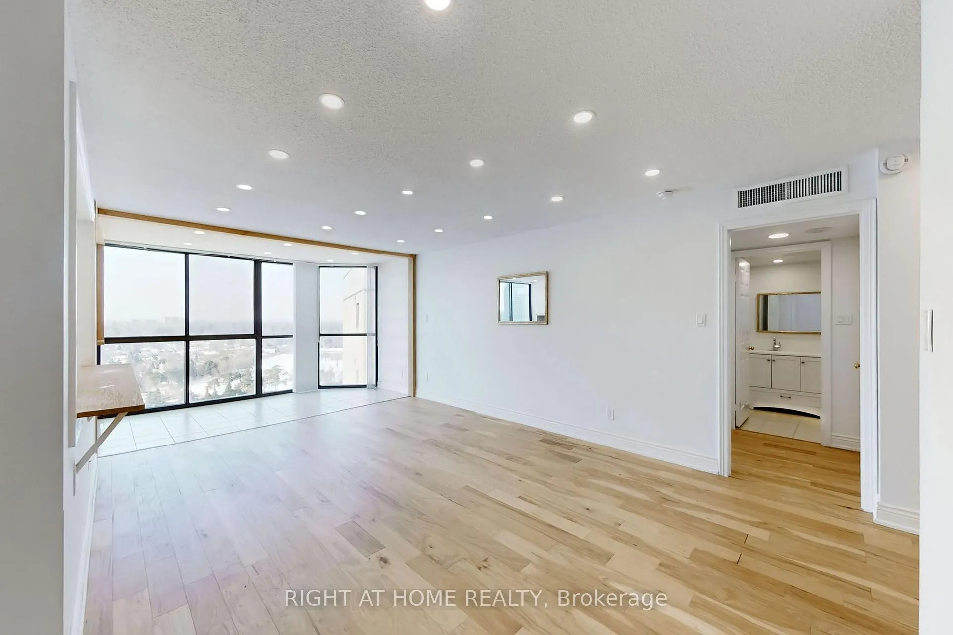 Photo 9 of Unit 2009, 40 Richview Road, Etobicoke, Humber Heights — HOMEH