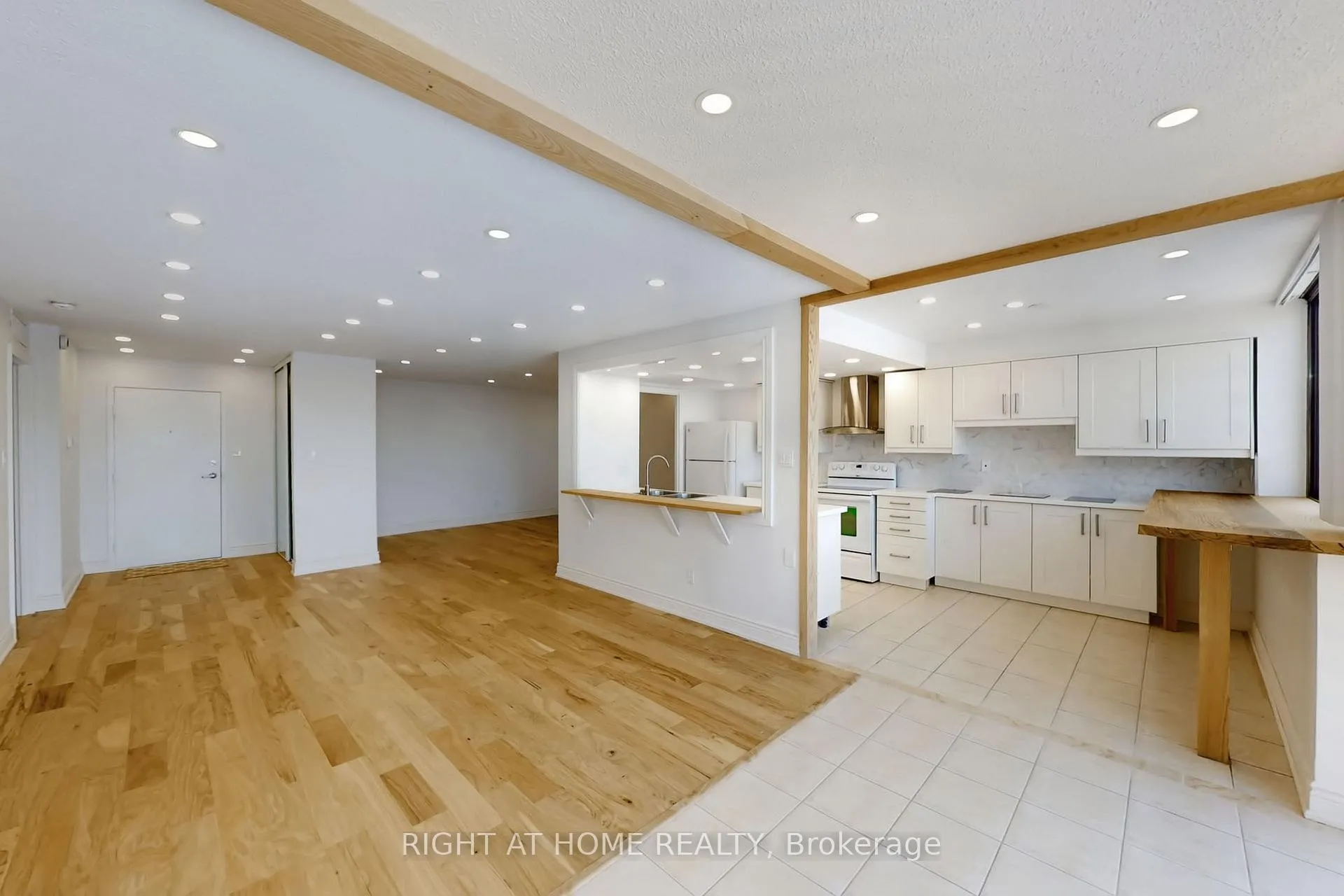 Photo 11 of Unit 2009, 40 Richview Road, Etobicoke, Humber Heights — HOMEH