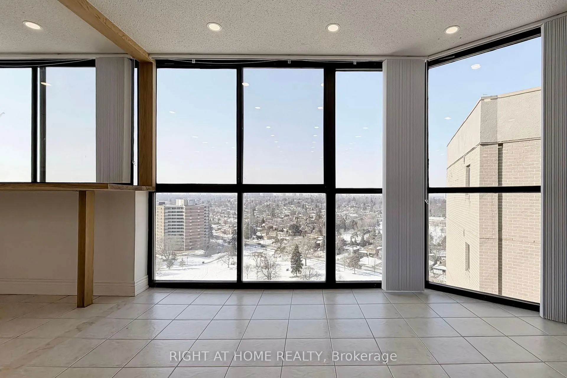 Photo 12 of Unit 2009, 40 Richview Road, Etobicoke, Humber Heights — HOMEH