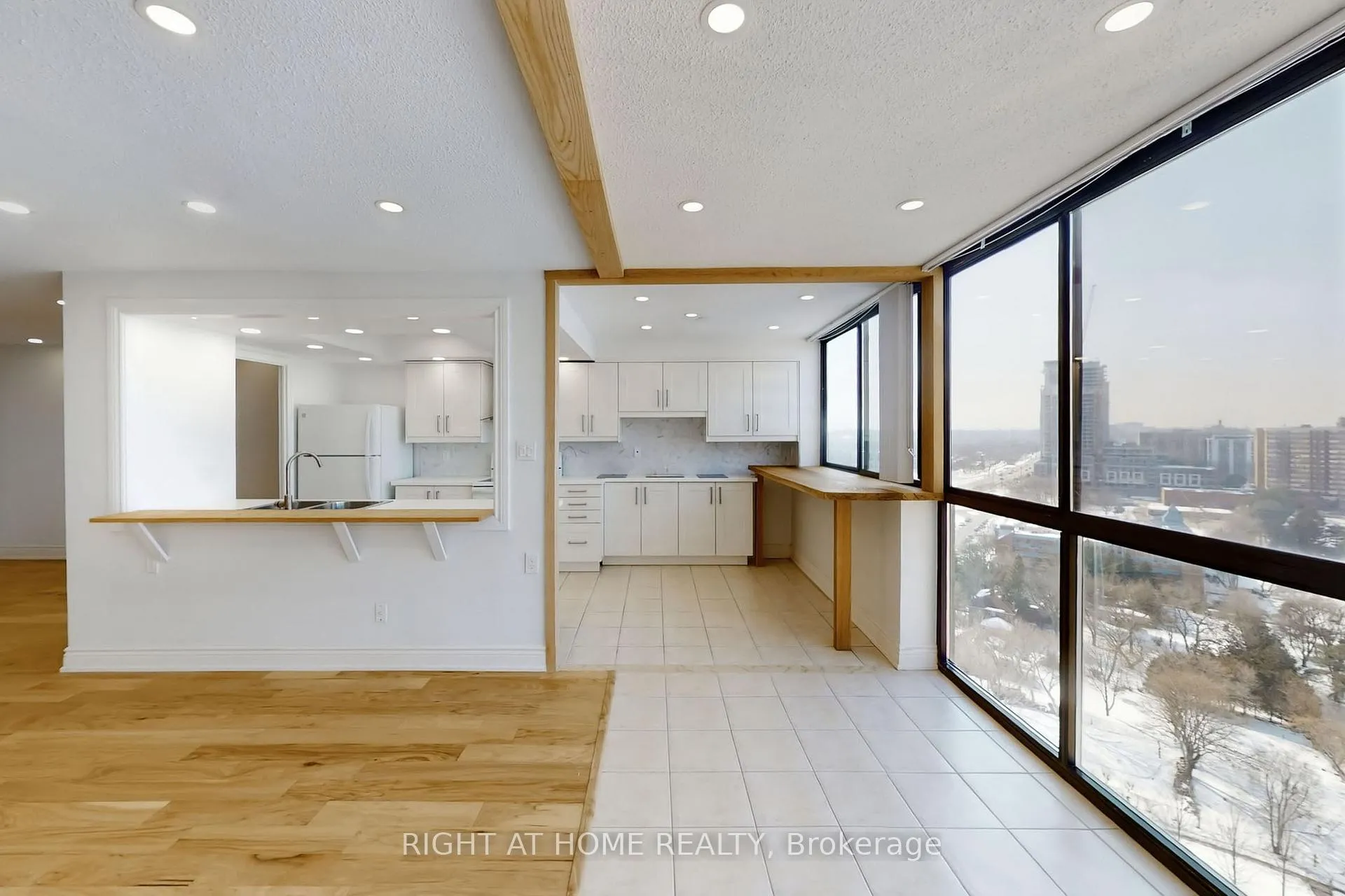 Photo 15 of Unit 2009, 40 Richview Road, Etobicoke, Humber Heights — HOMEH