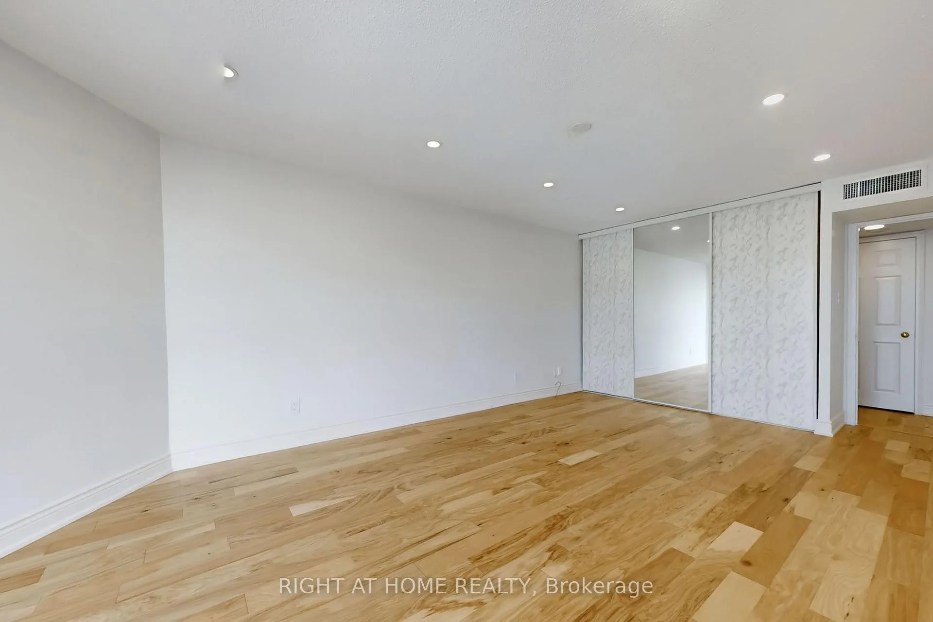 Photo 34 of Unit 2009, 40 Richview Road, Etobicoke, Humber Heights — HOMEH