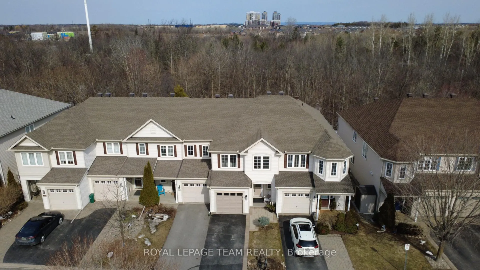 Front of 19 Fieldberry Private