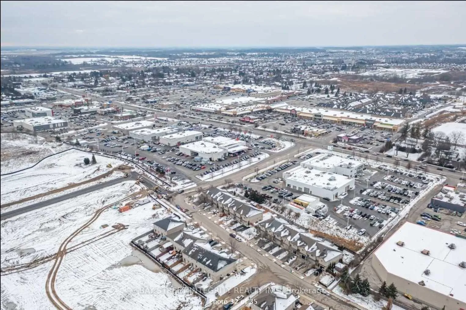 Photo 4 of 231 Dicenzo Drive, Hamilton, Ryckmans — HOMEH