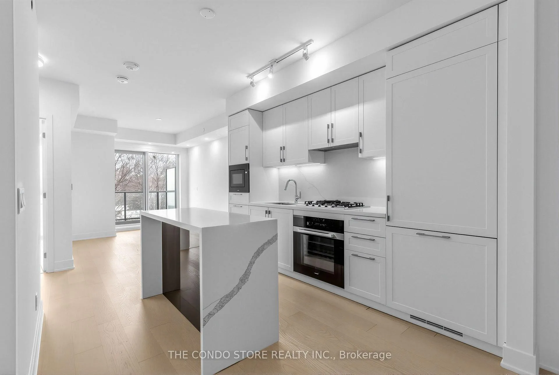 Photo 2 of Unit 508, 8 Manor Road W, Toronto, Yonge-Eglinton — HOMEH
