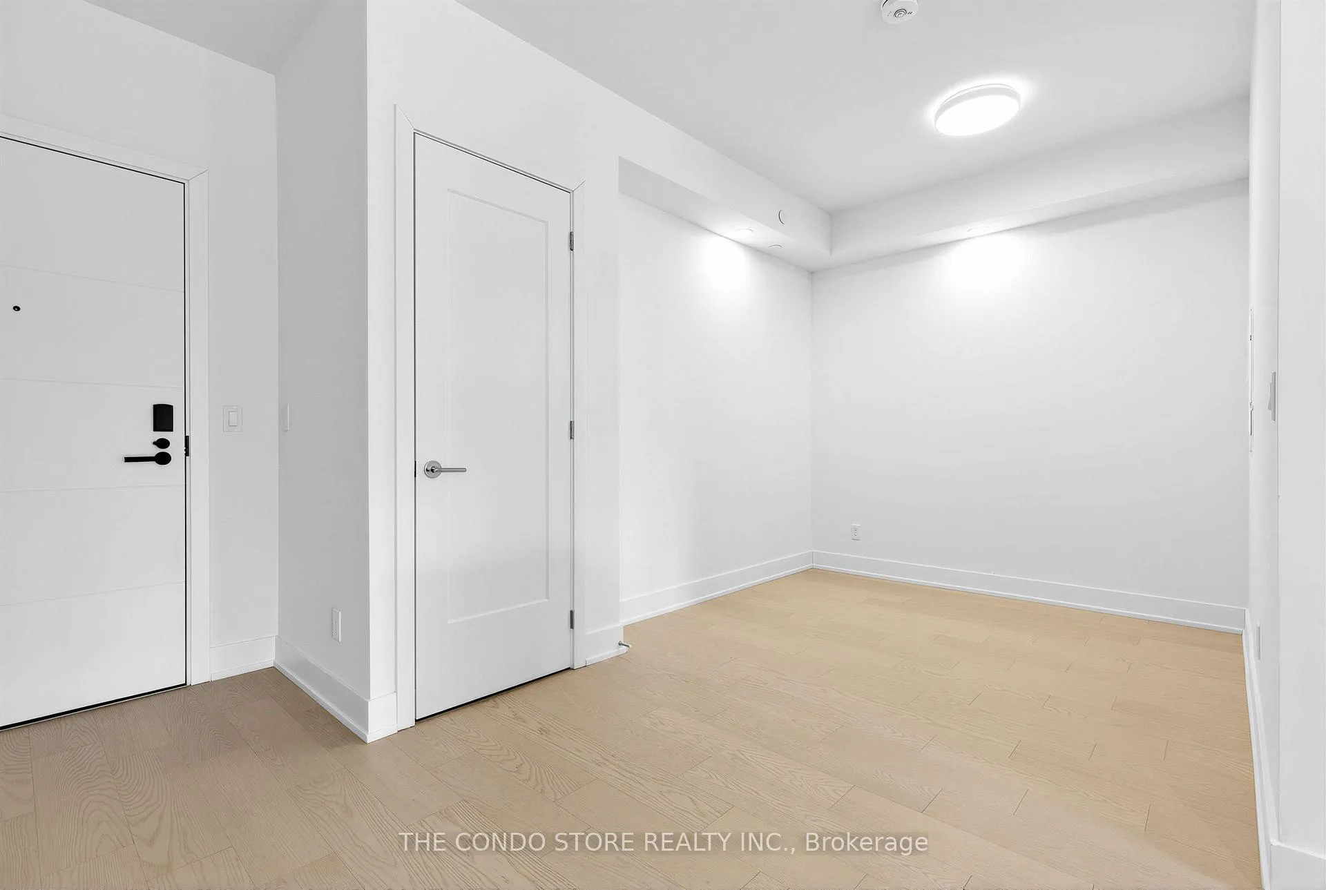 Photo 9 of Unit 508, 8 Manor Road W, Toronto, Yonge-Eglinton — HOMEH
