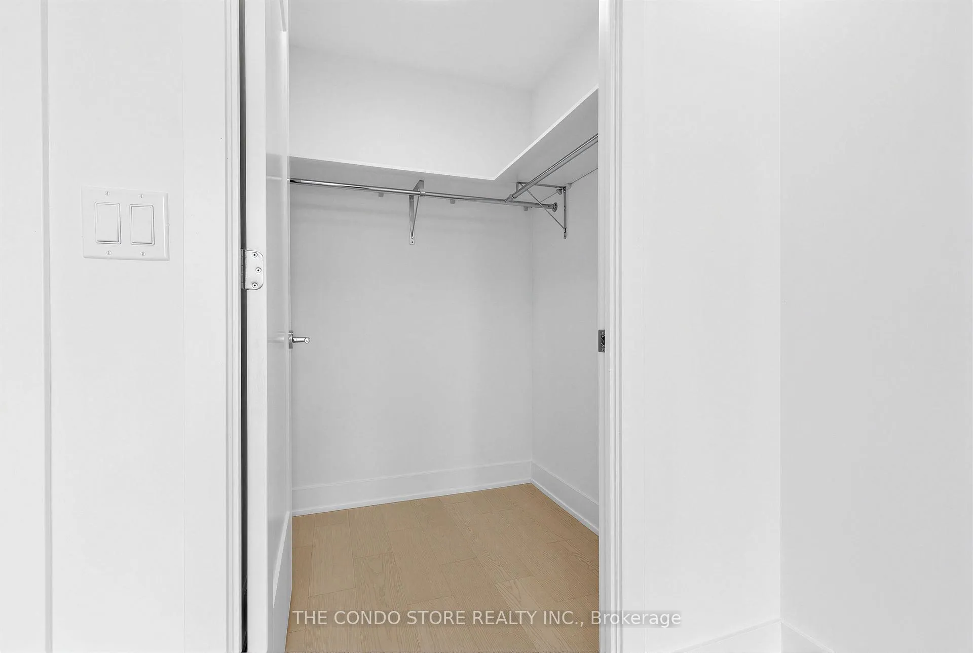 Photo 15 of Unit 508, 8 Manor Road W, Toronto, Yonge-Eglinton — HOMEH