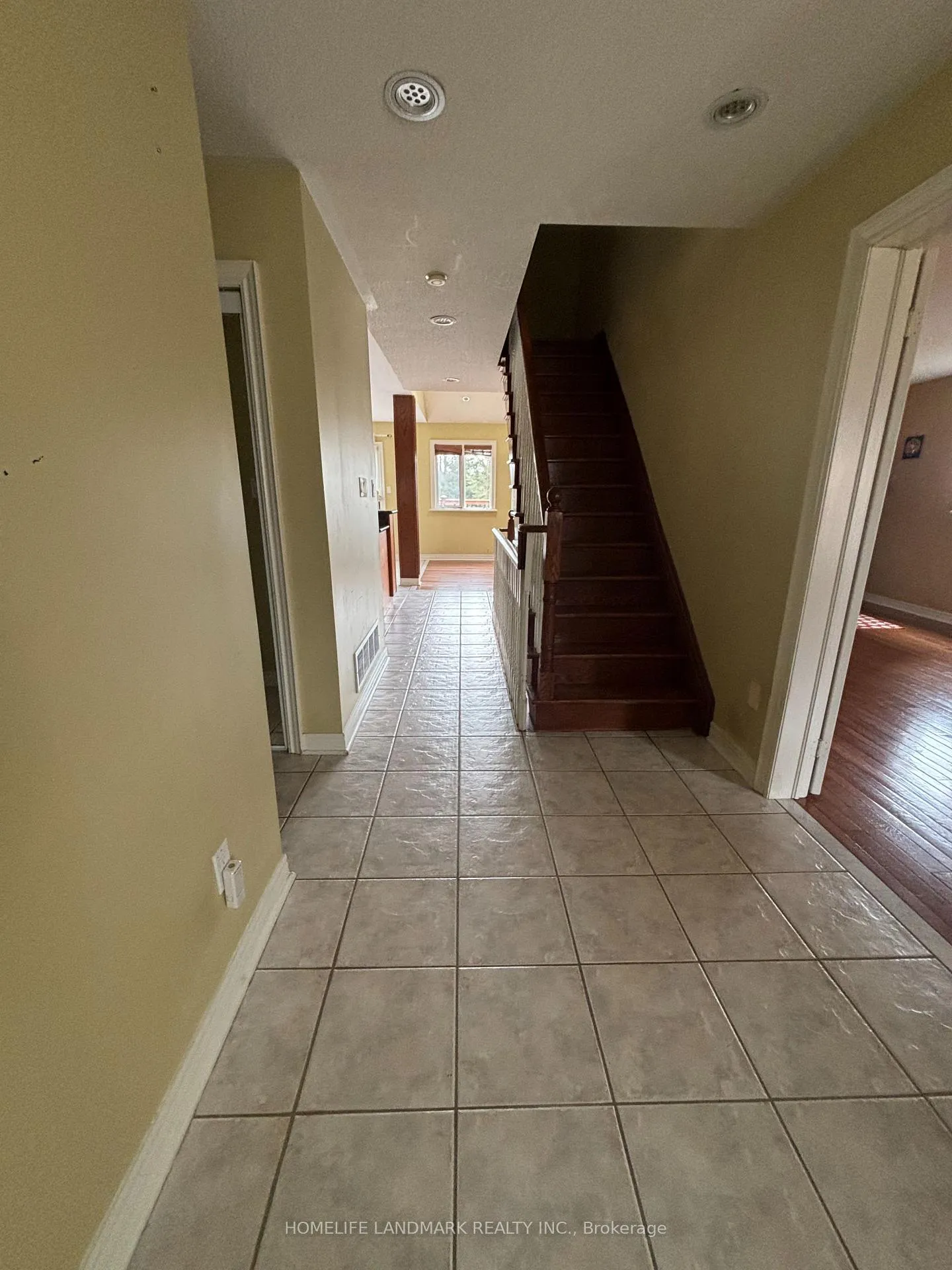Photo 3 of 380 Stone Road, Aurora, Aurora Grove — HOMEH