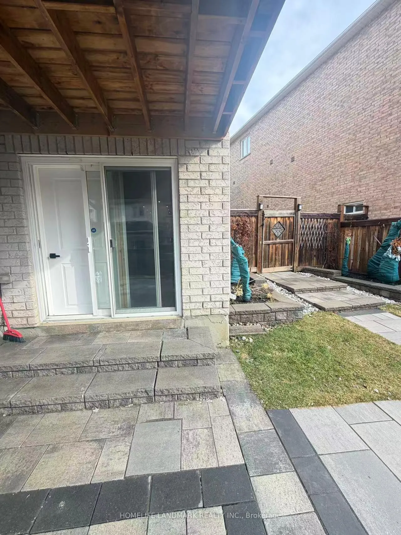 Photo 11 of Unit Bsmt, 74 Herefordshire Crescent, Newmarket, Woodland Hill — HOMEH