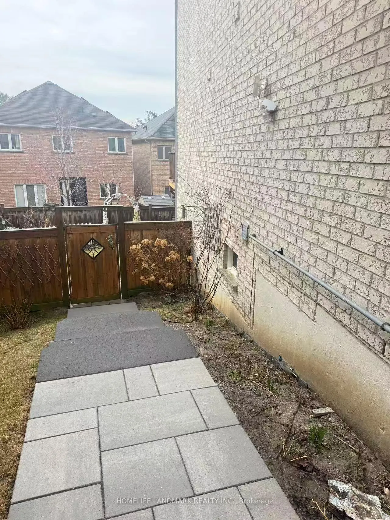 Photo 12 of Unit Bsmt, 74 Herefordshire Crescent, Newmarket, Woodland Hill — HOMEH