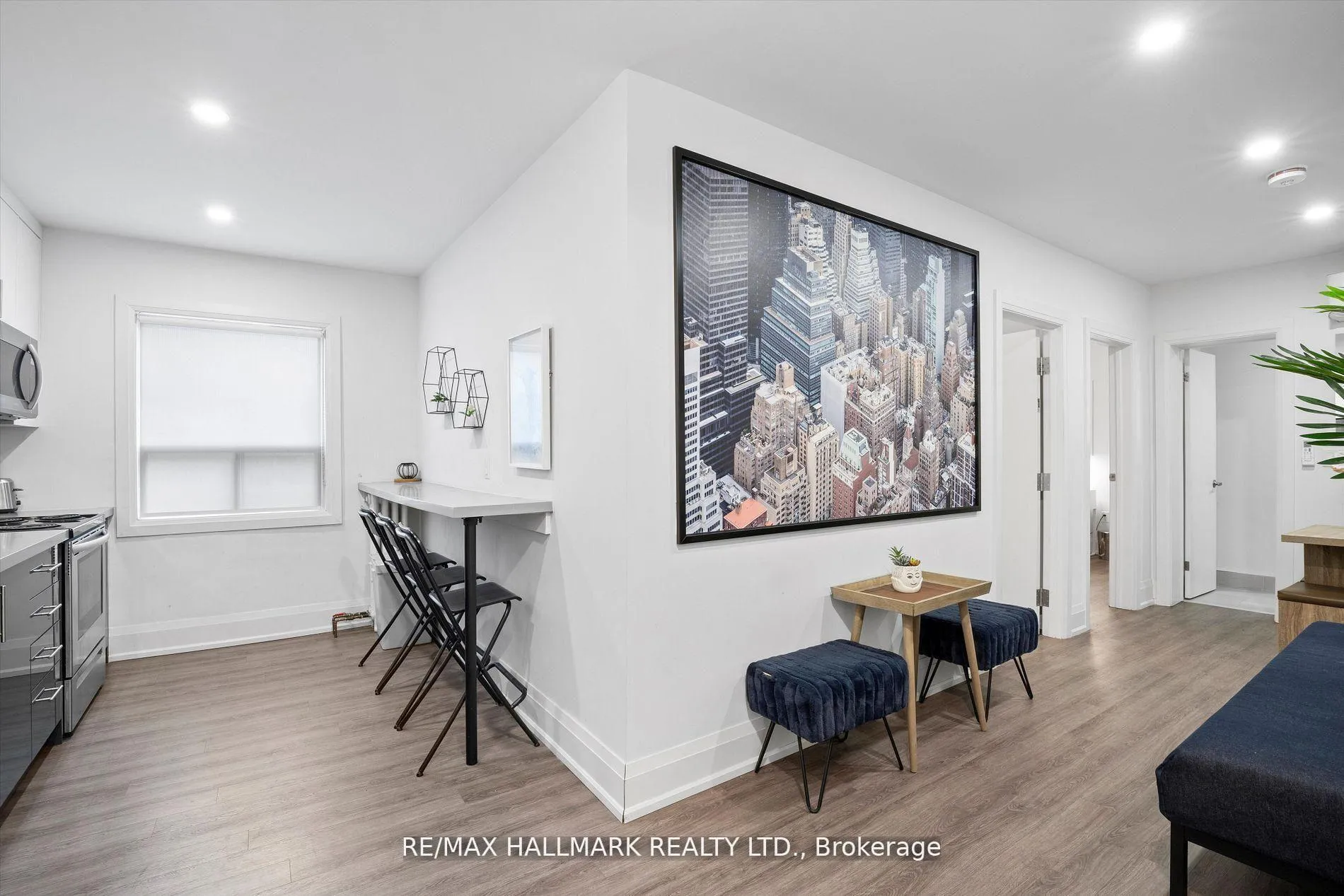 Front of Unit 12, 595 St Clair Avenue W