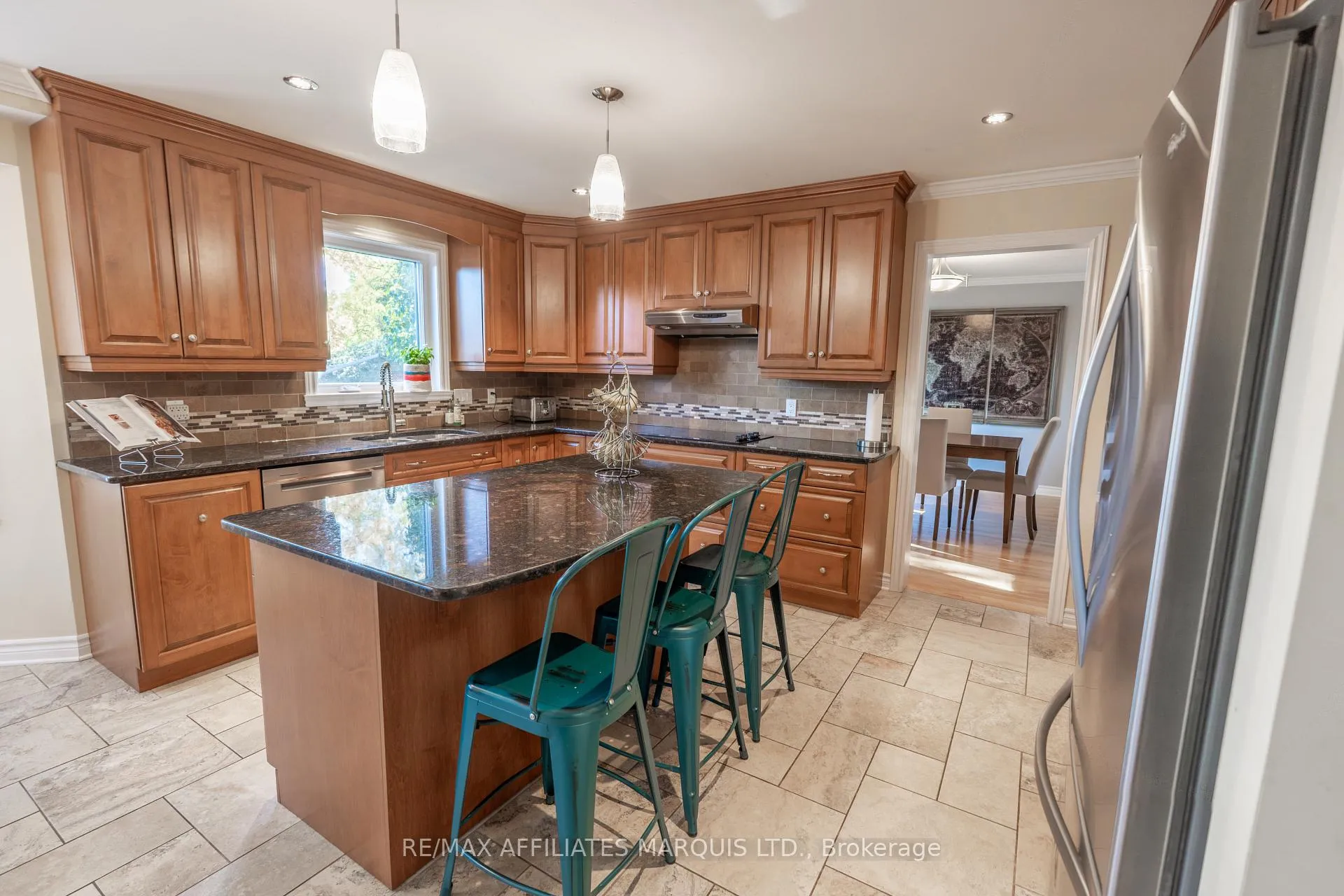 Photo 7 of 865 Chelsea Crescent, Cornwall — HOMEH