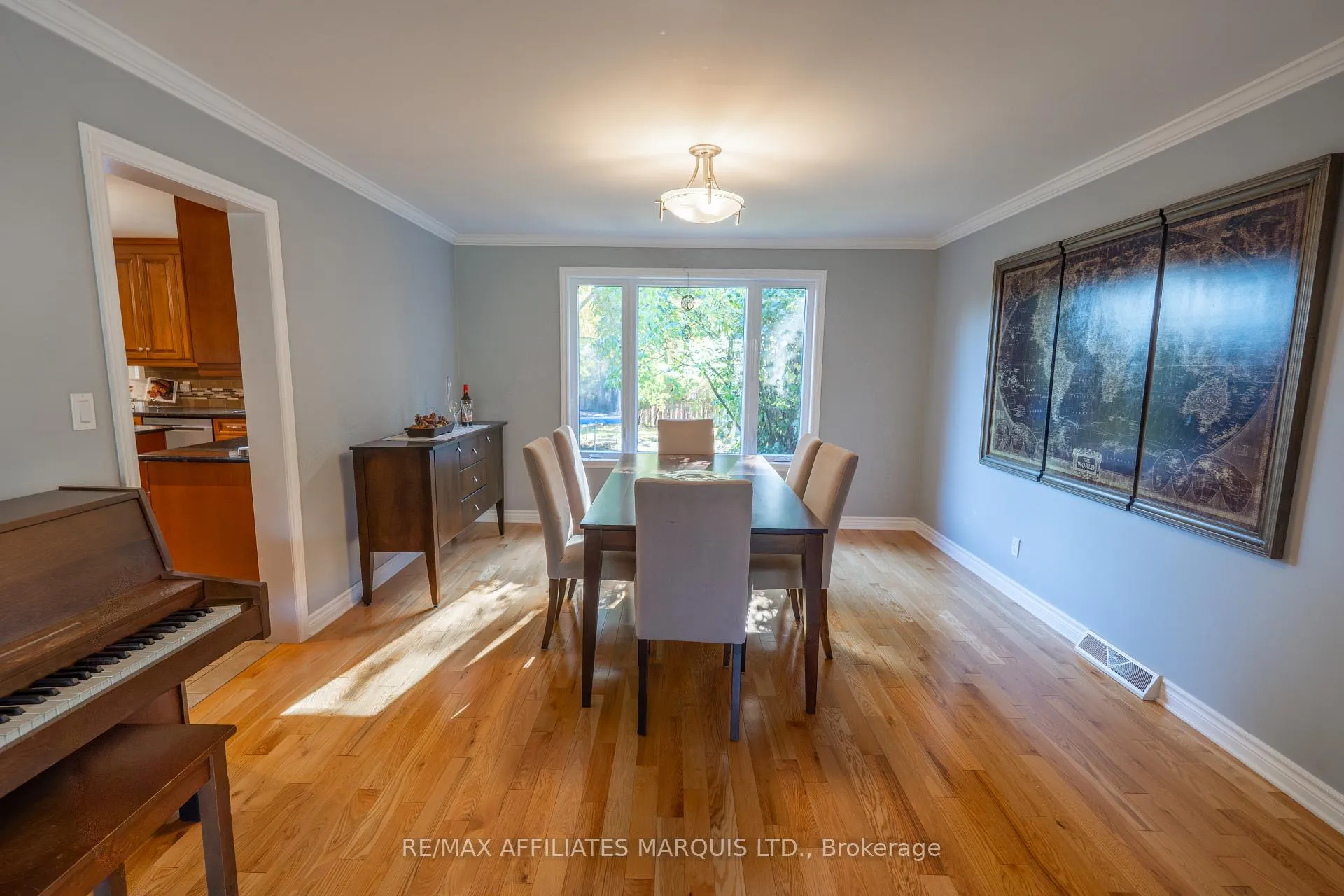 Photo 10 of 865 Chelsea Crescent, Cornwall — HOMEH