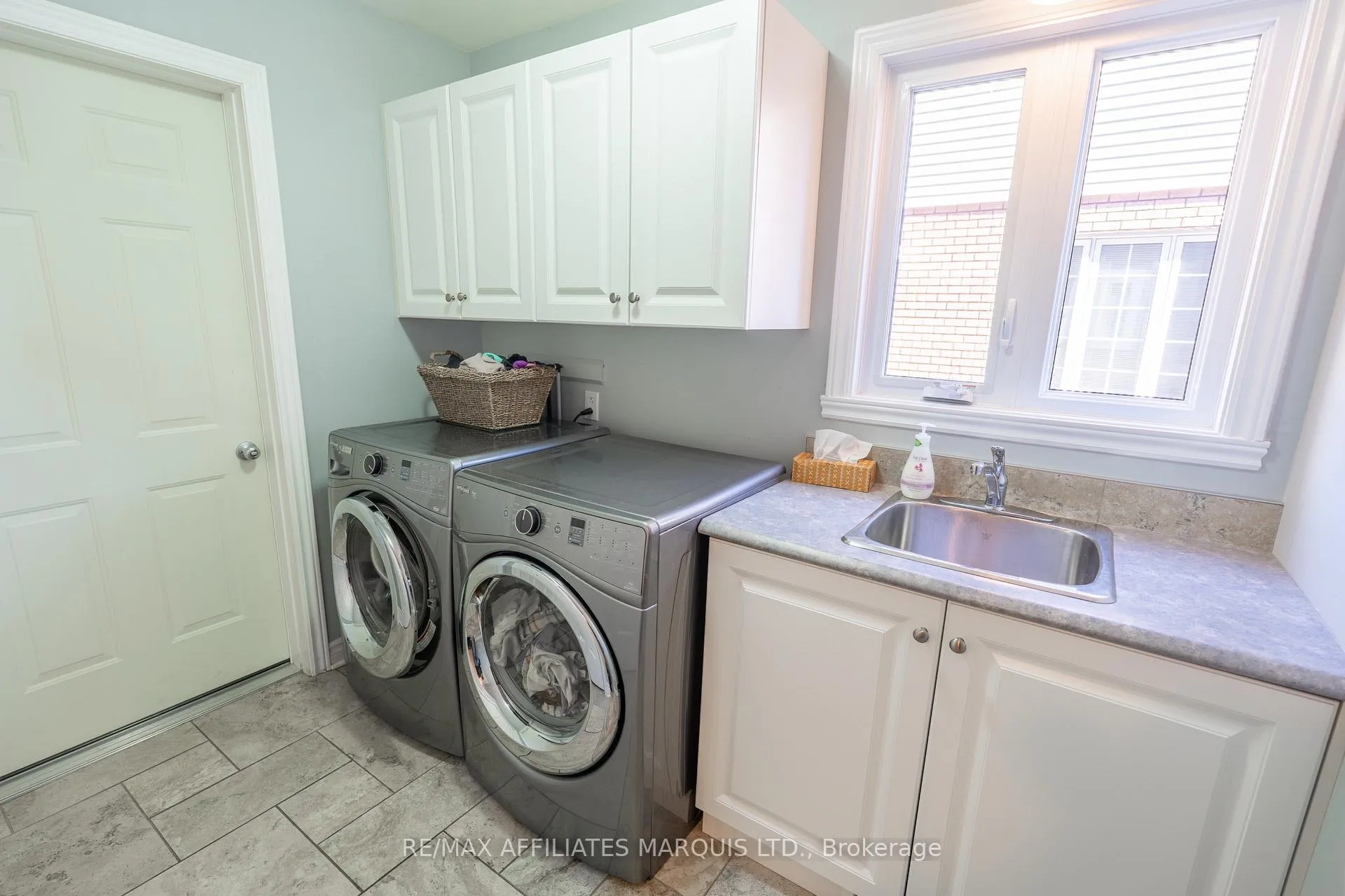Photo 15 of 865 Chelsea Crescent, Cornwall — HOMEH