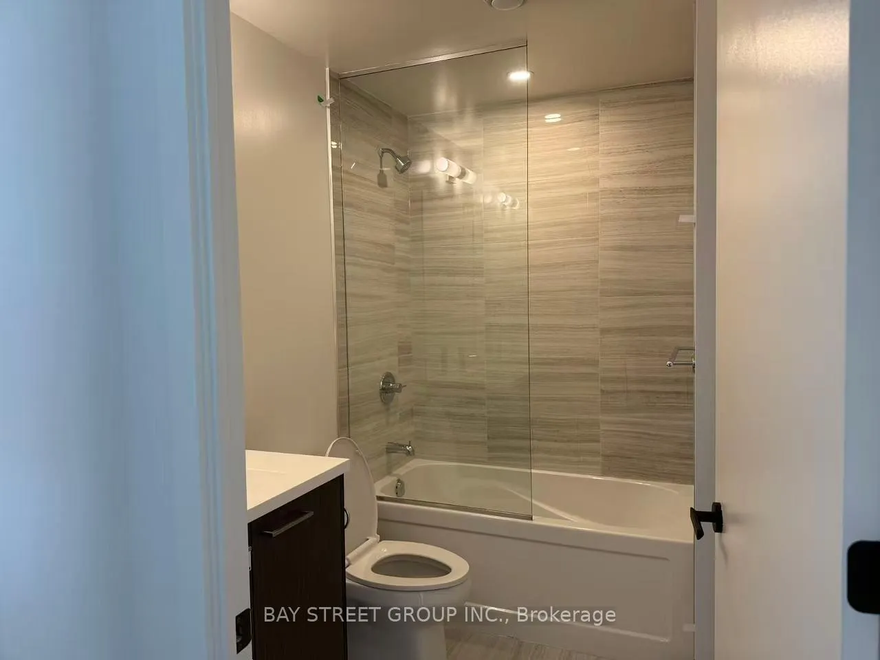 Photo 6 of Unit 4108, 28 Interchange Way, Vaughan, Vaughan Corporate Centre — HOMEH