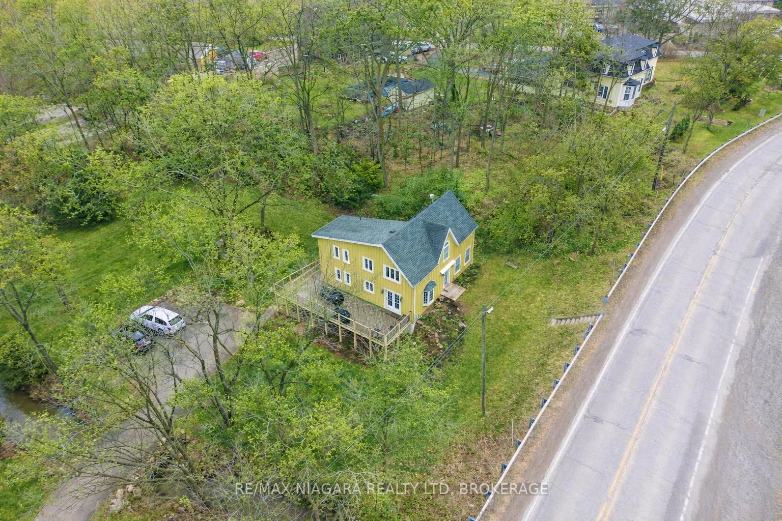 Photo 1 of 5515 King Street, Lincoln, Beamsville — HOMEH