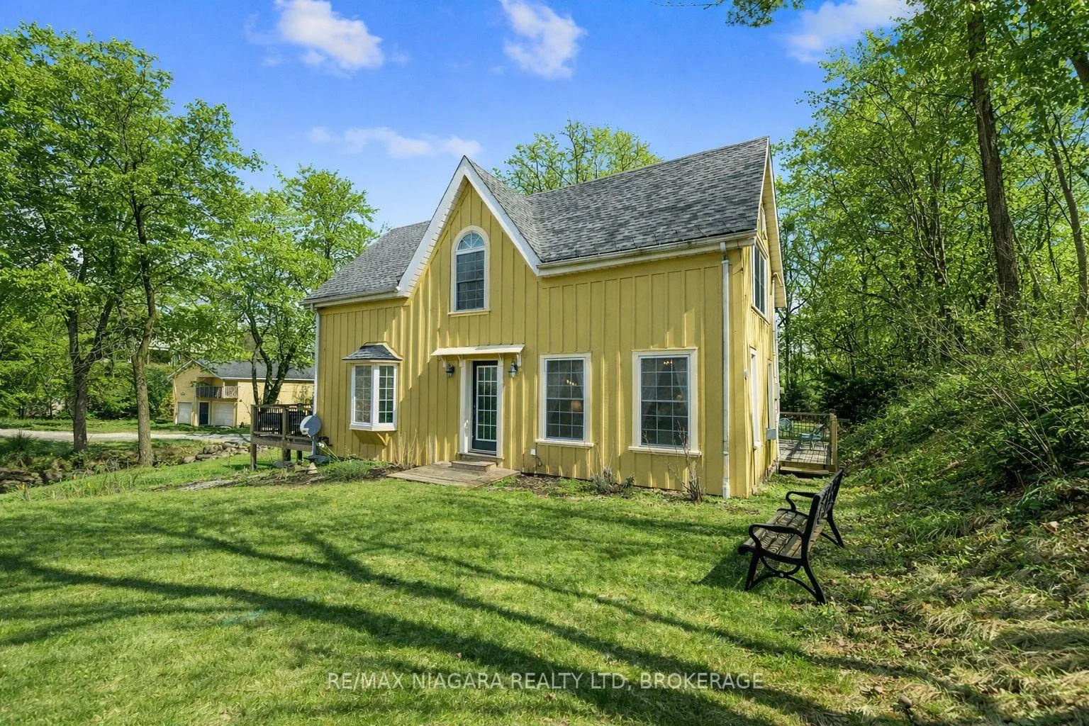 Photo 2 of 5515 King Street, Lincoln, Beamsville — HOMEH