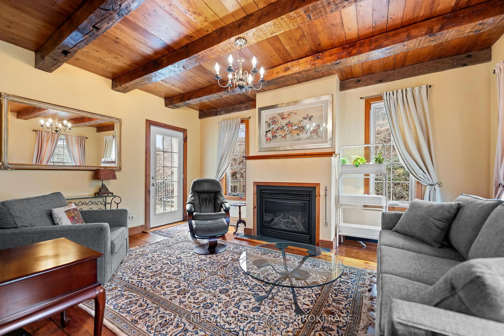 Photo 7 of 5515 King Street, Lincoln, Beamsville — HOMEH