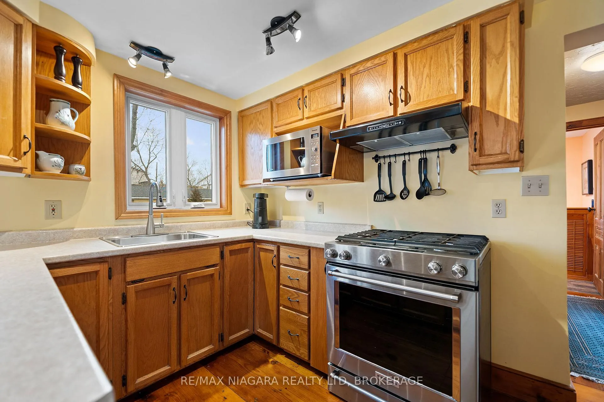 Photo 11 of 5515 King Street, Lincoln, Beamsville — HOMEH