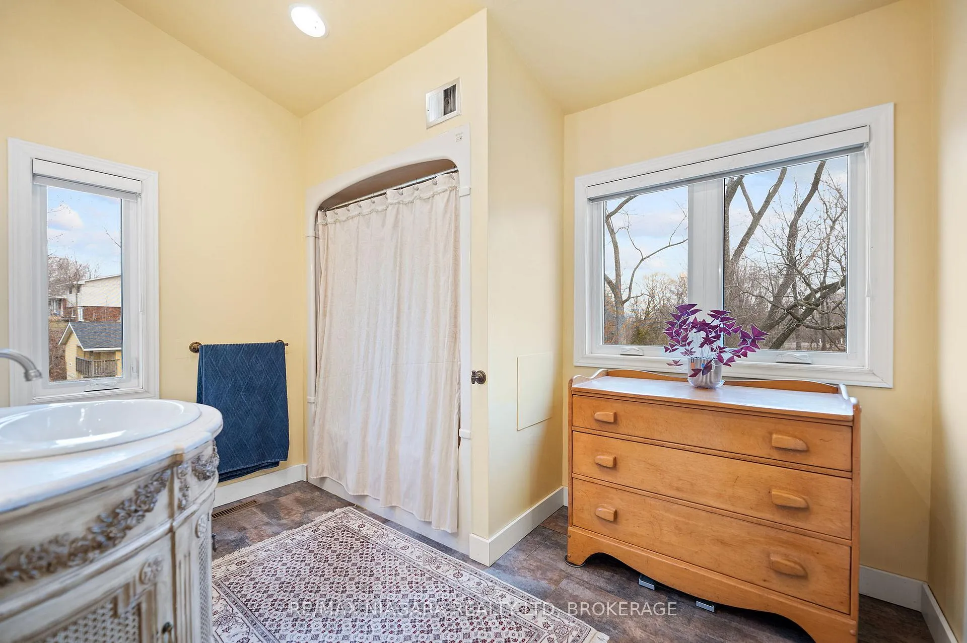 Photo 20 of 5515 King Street, Lincoln, Beamsville — HOMEH